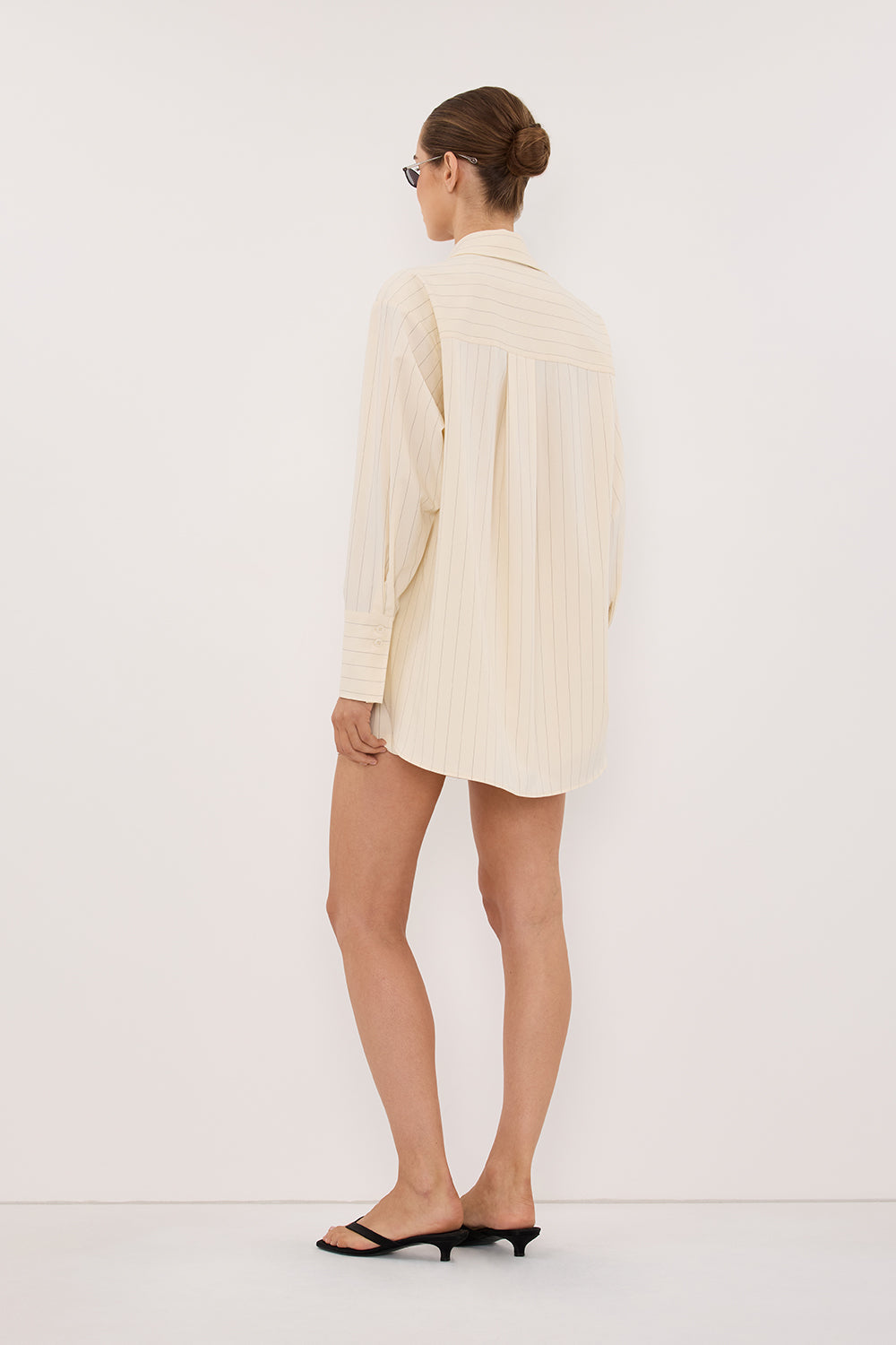 SIAN CREAM PINSTRIPE ELASTIC SHORT