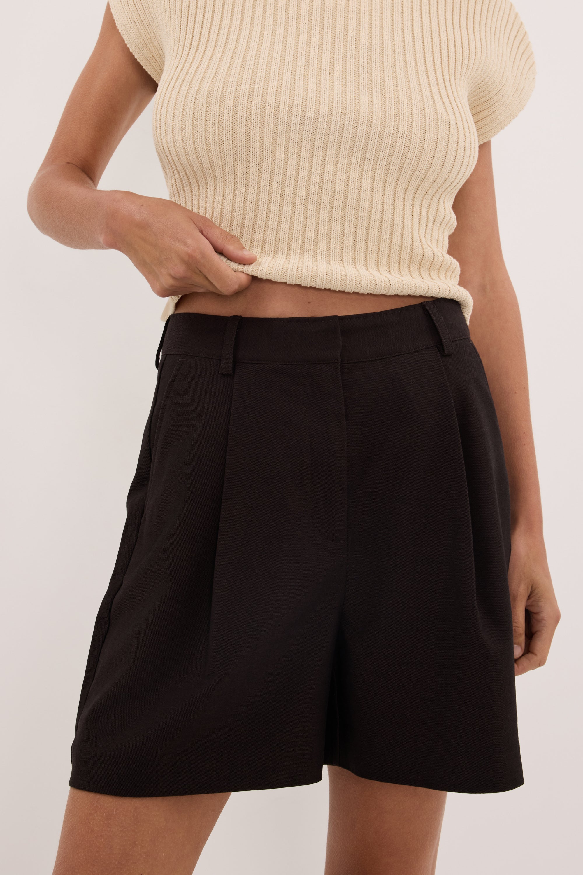 MONIQUE PEAT CHOC TAILORED SHORT