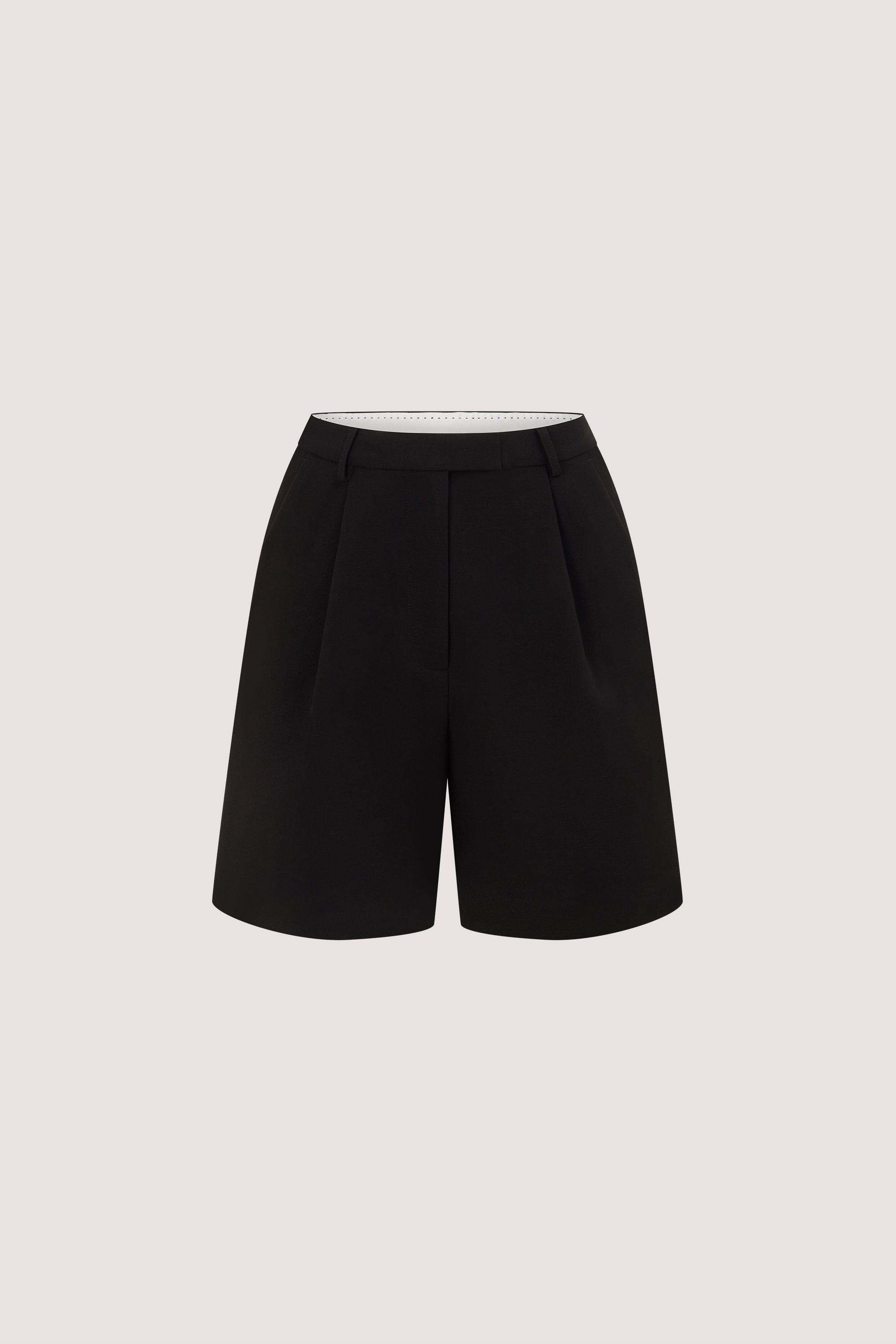 SOLENE BLACK BERMUDA SHORT