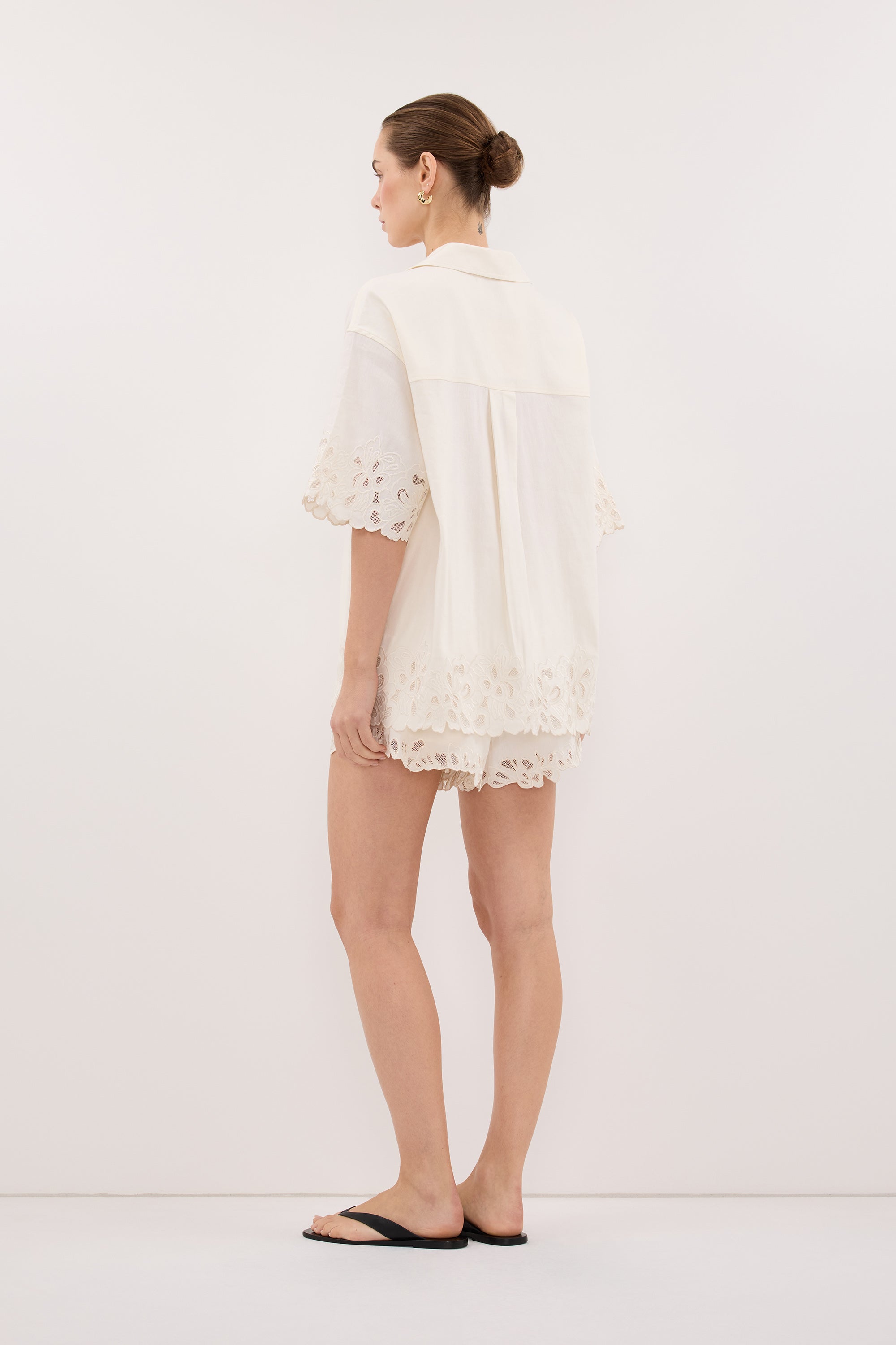 ZARIA OFF WHITE SHORT