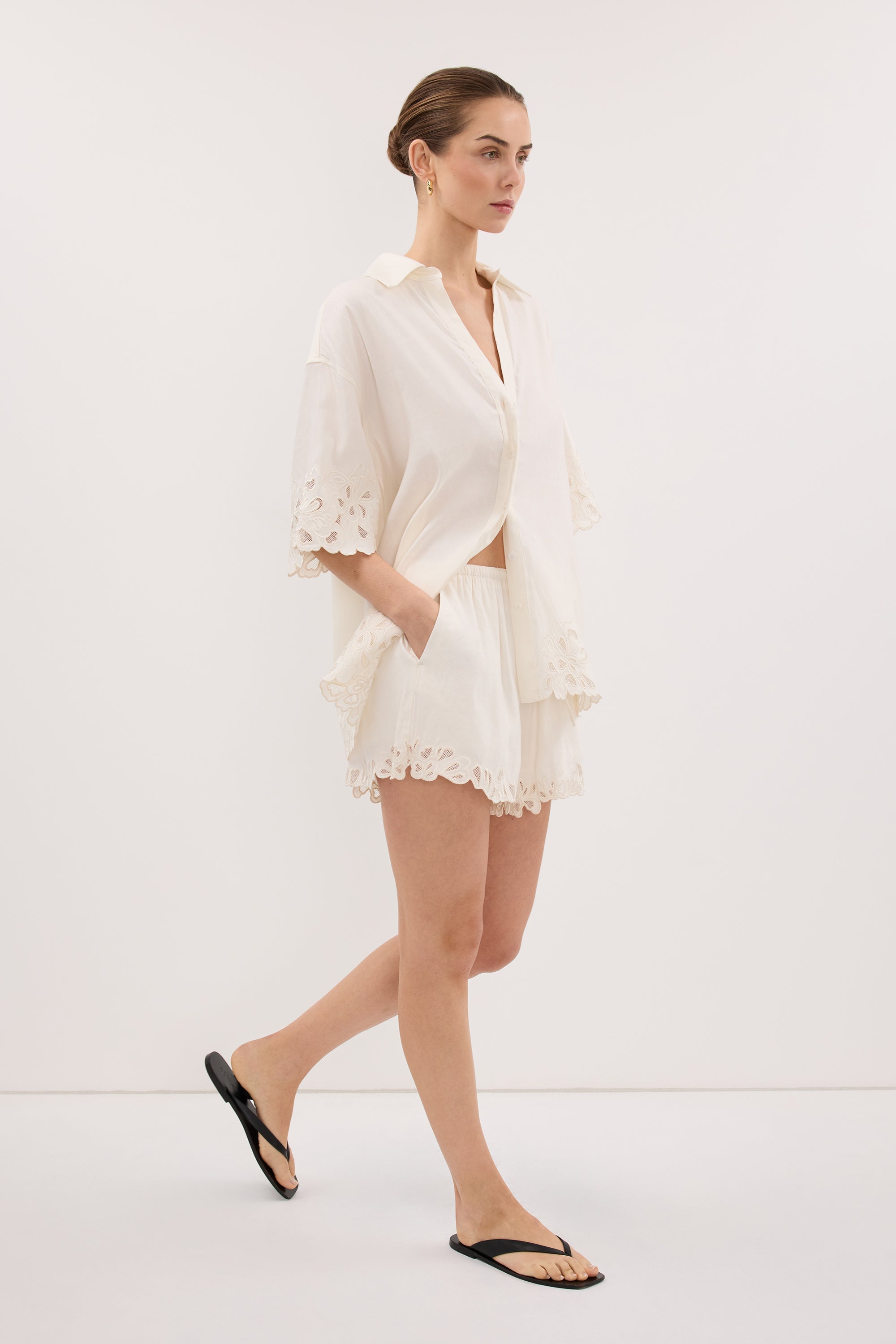 ZARIA OFF WHITE SHORT