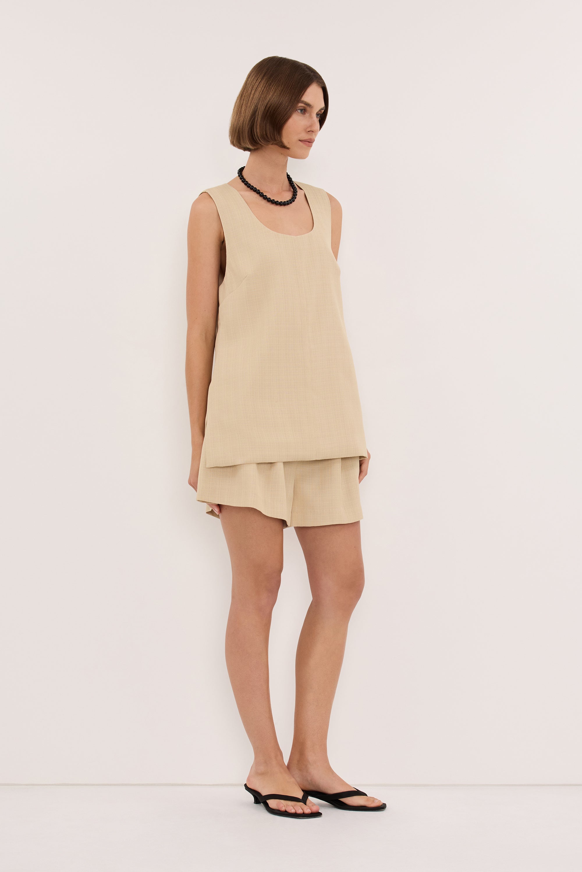 RUNA WHEAT TAILORED SHORT