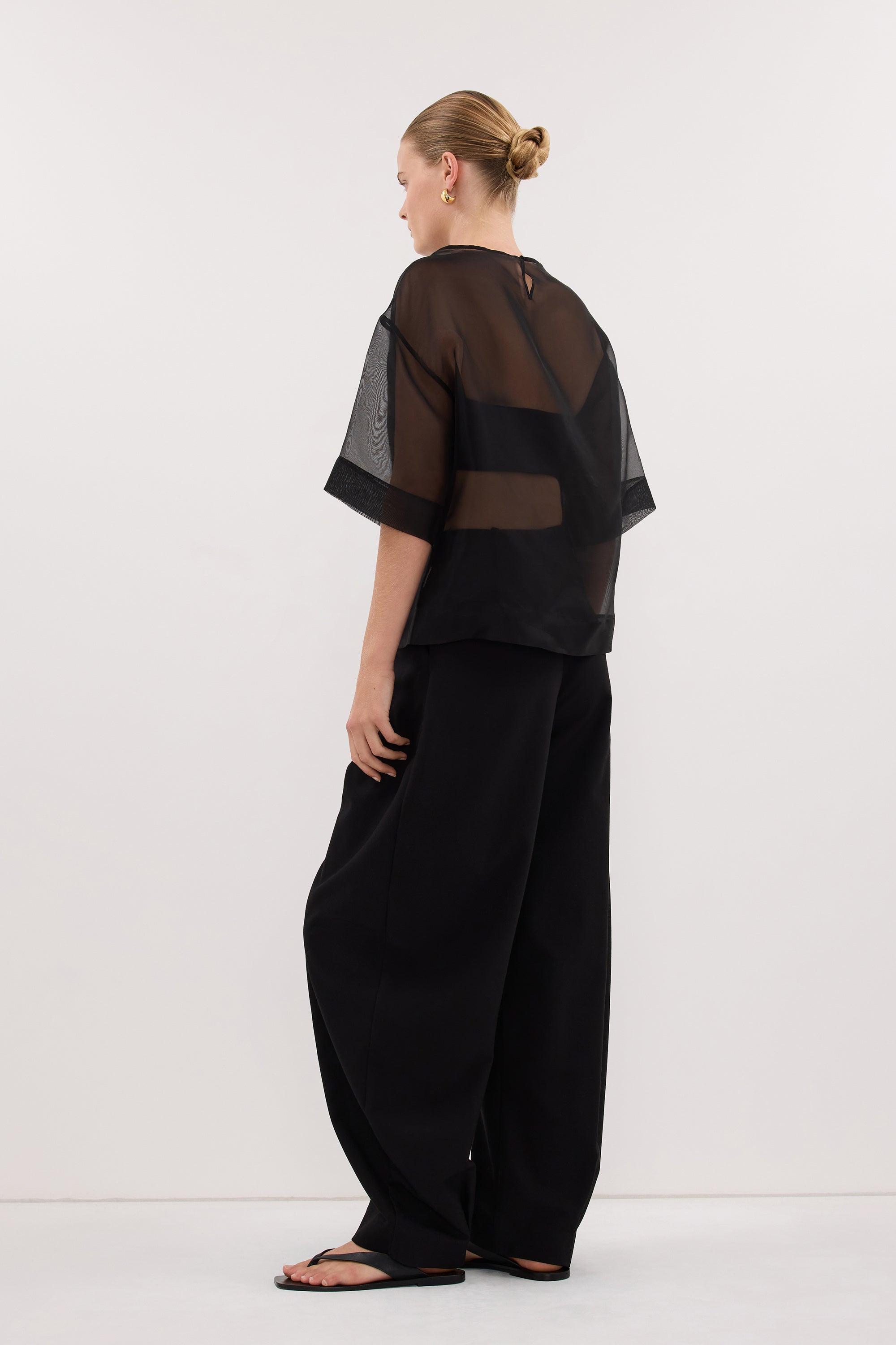 ROMY BLACK BARREL LEG TAILORED PANT