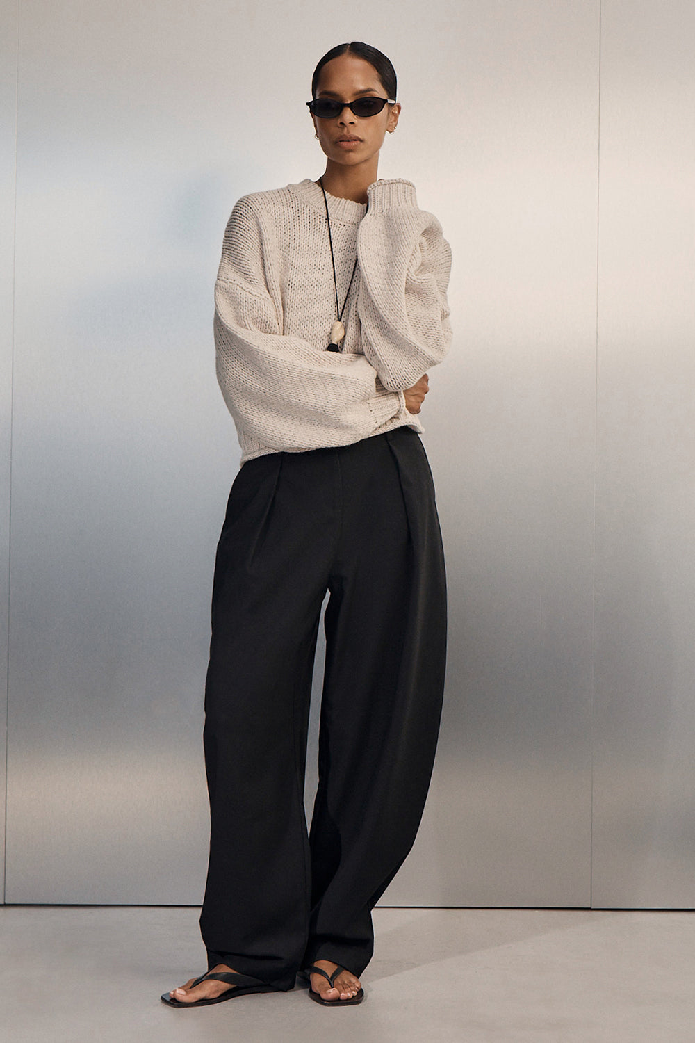 ROMY BLACK BARREL LEG TAILORED PANT