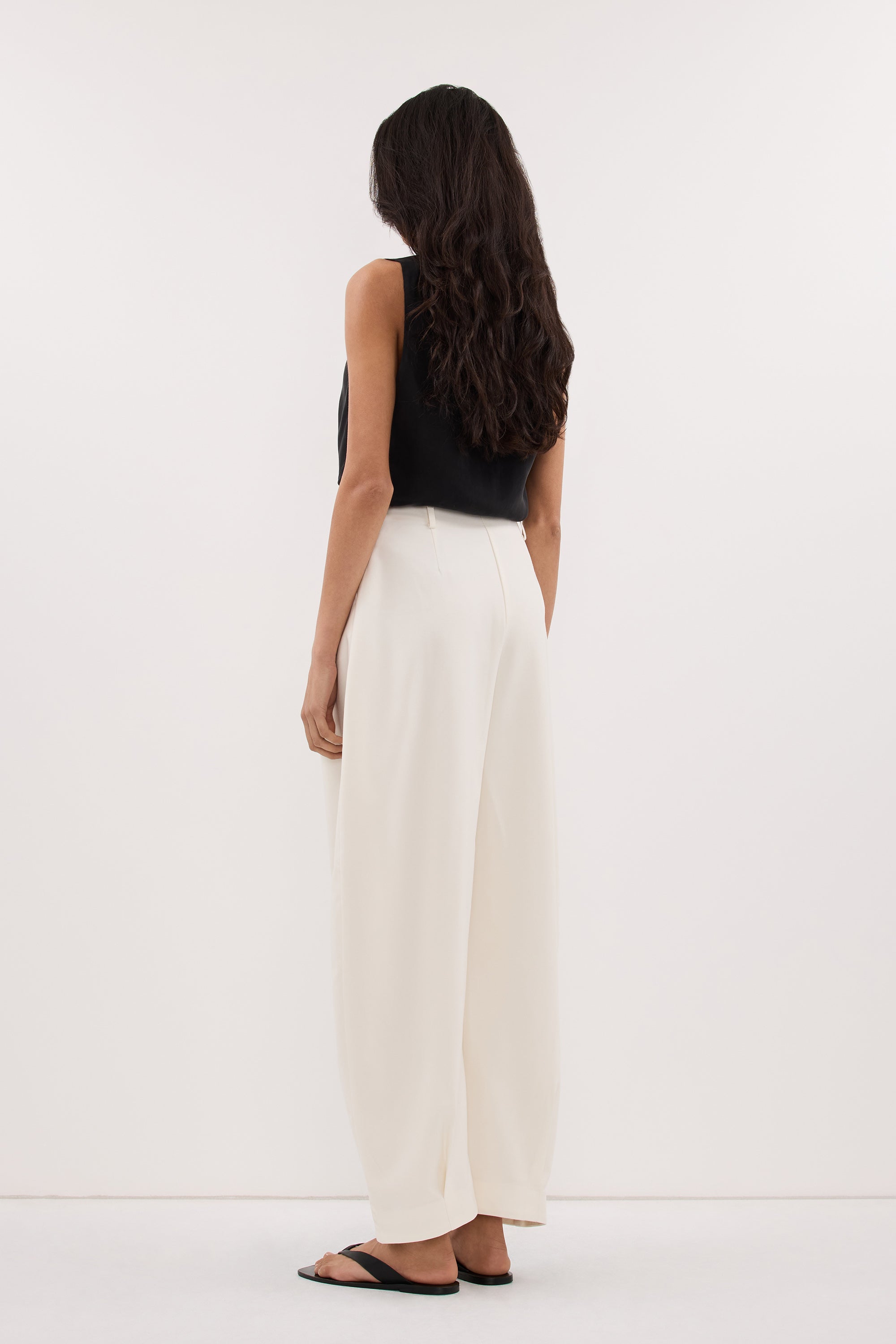 ROMY CREAM BARREL LEG TAILORED PANT