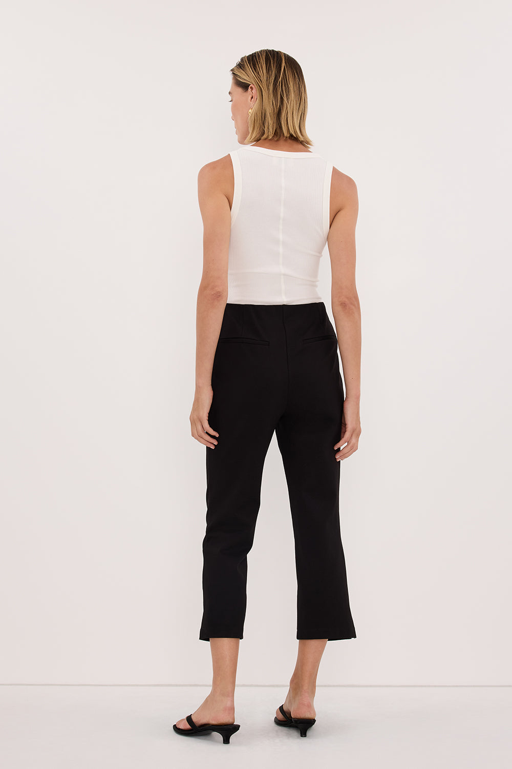DEMI BLACK 7/8 CAPRI PANT