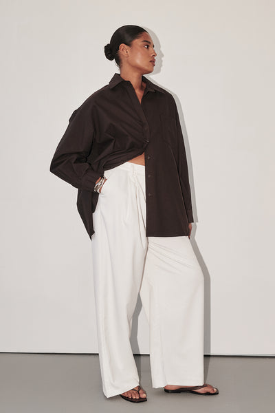 Amanda wearing EASTON WHITE WIDE LEG LINEN PANT