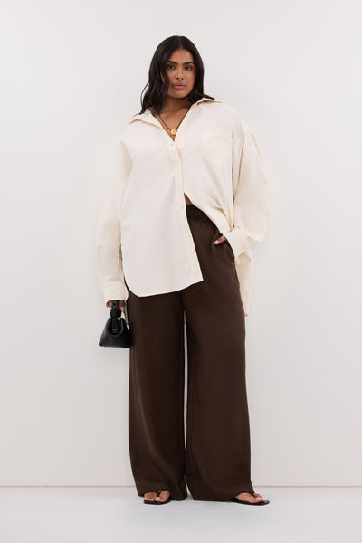 Shanaya wearing KENDALL MILK CHOC DRAWSTRING PANT