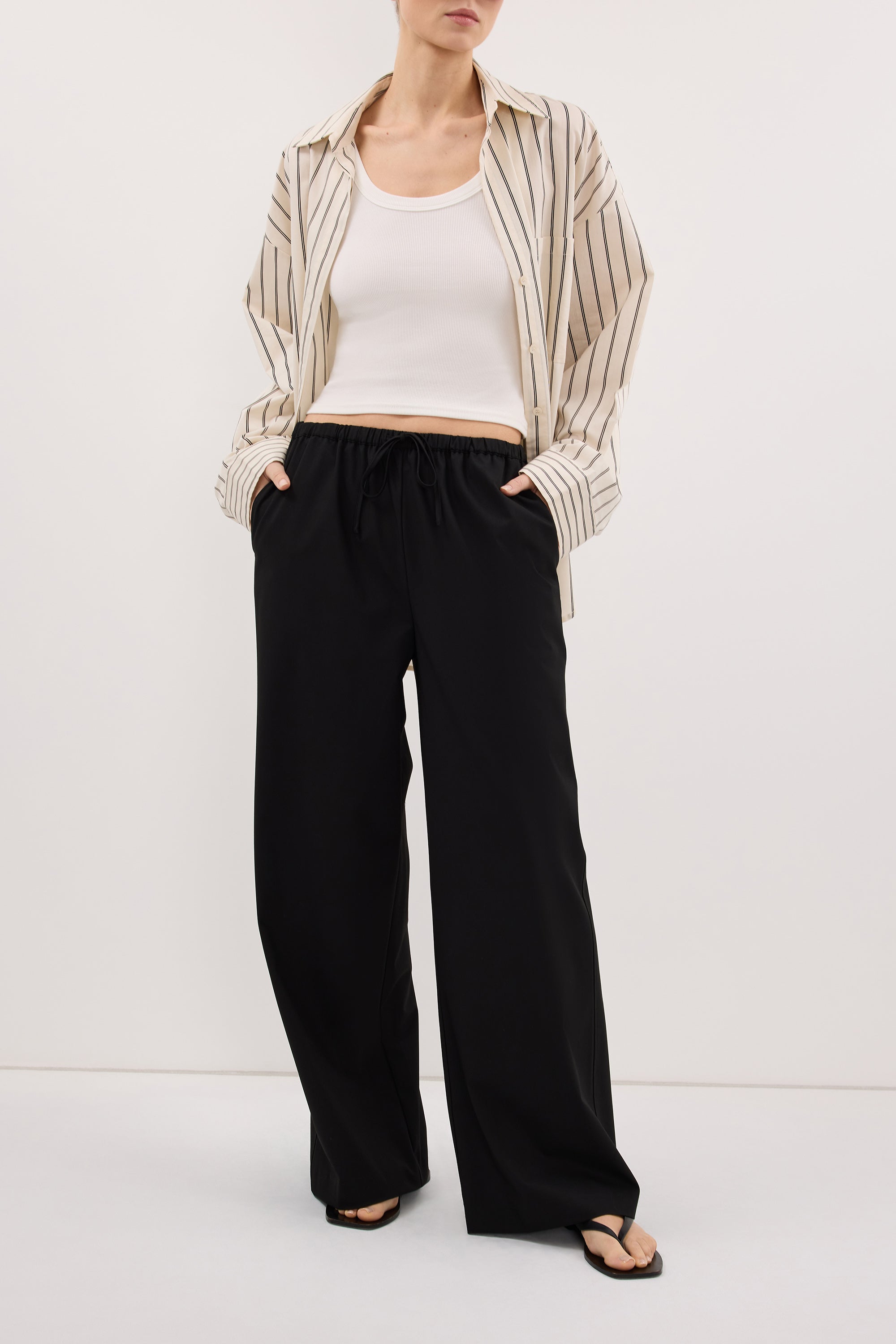 VIANNA BLACK ELASTIC PANT – DISSH