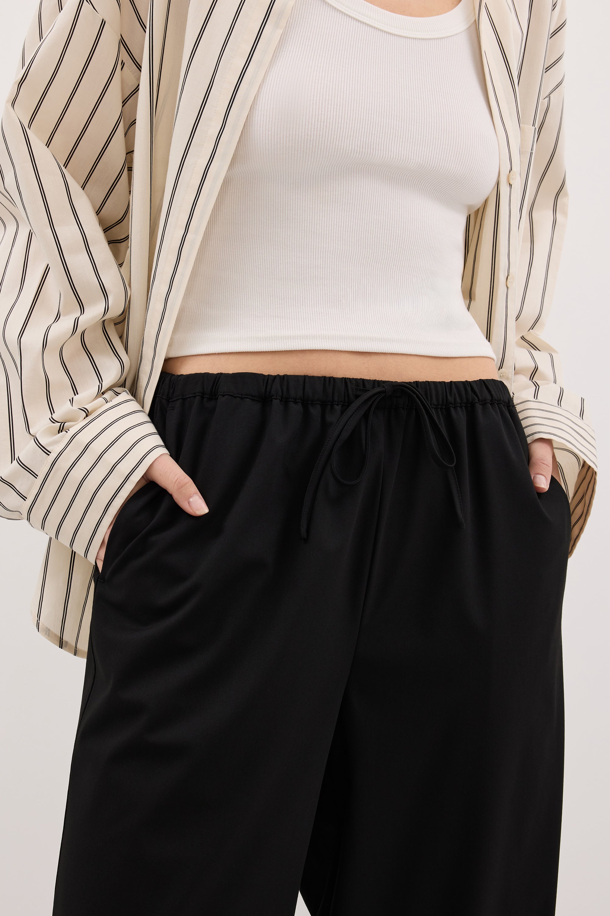 VIANNA BLACK ELASTICATED DRAWSTRING PANT