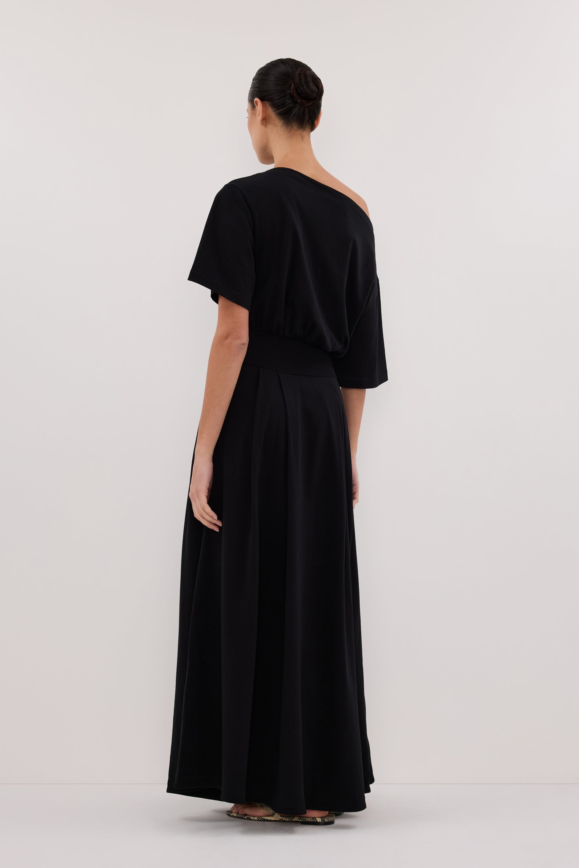 fitted lace wedding dress Sue Knit Maxi Dress in Black by Dissh main image 1