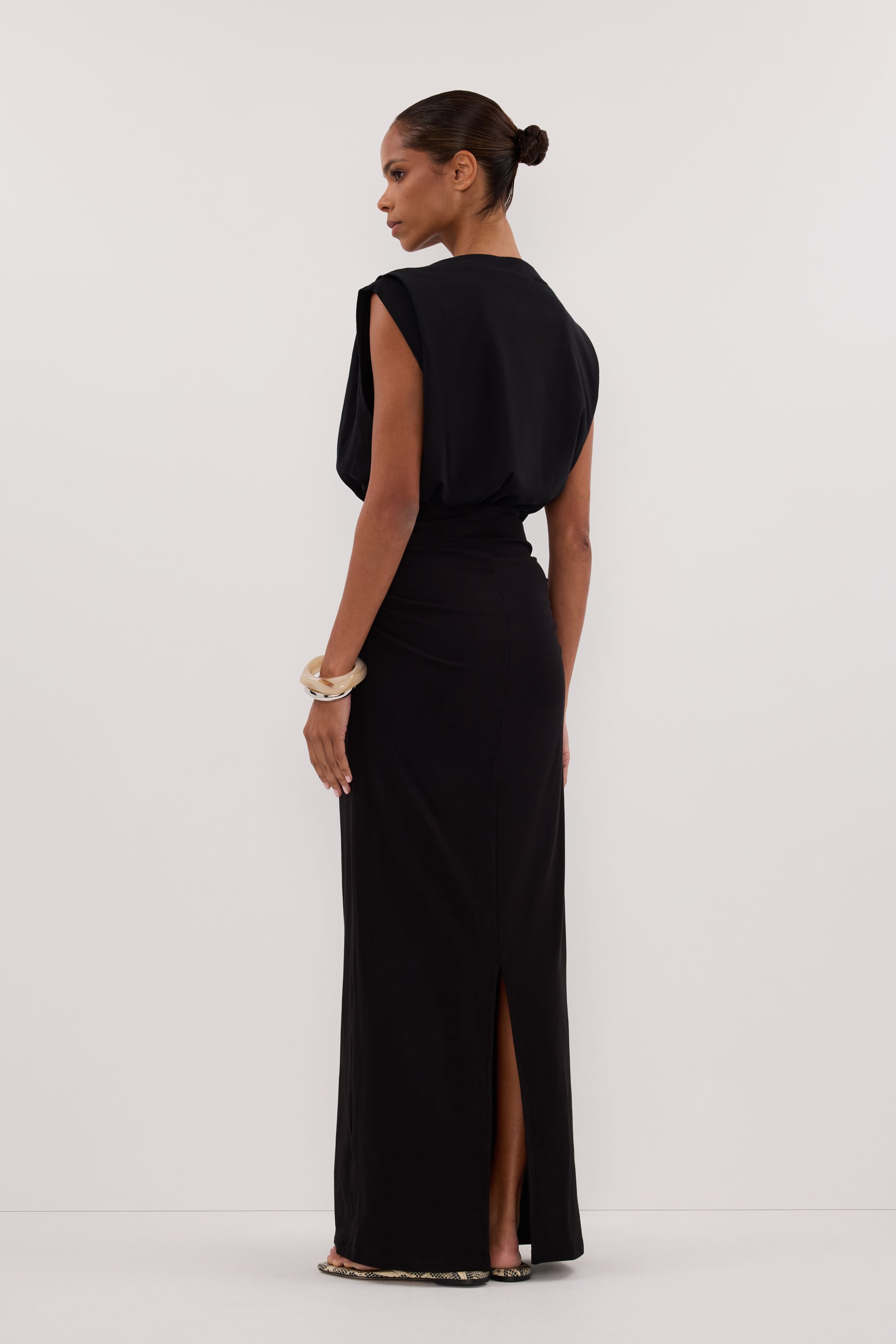 LIORA BLACK SLEEVELESS MAXI DRESS