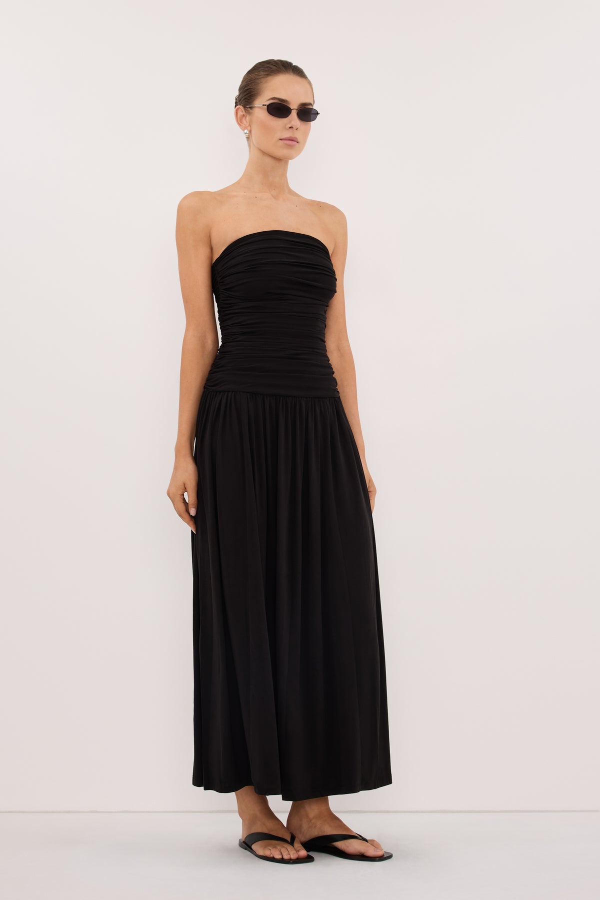 SHARI BLACK BANDEAU MIDI DRESS – DISSH