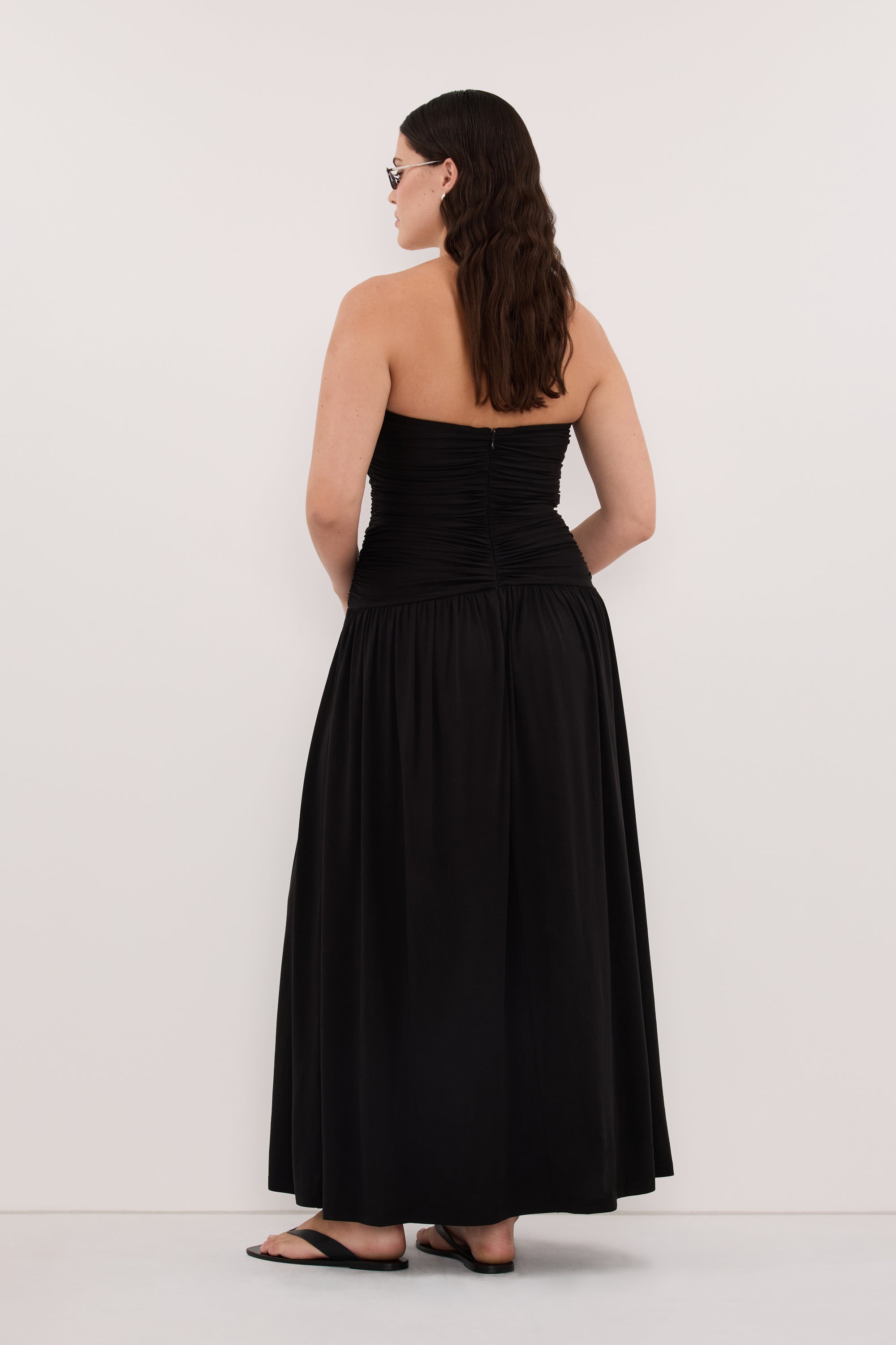 SHARI BLACK STRAPLESS BANDEAU MIDI DRESS