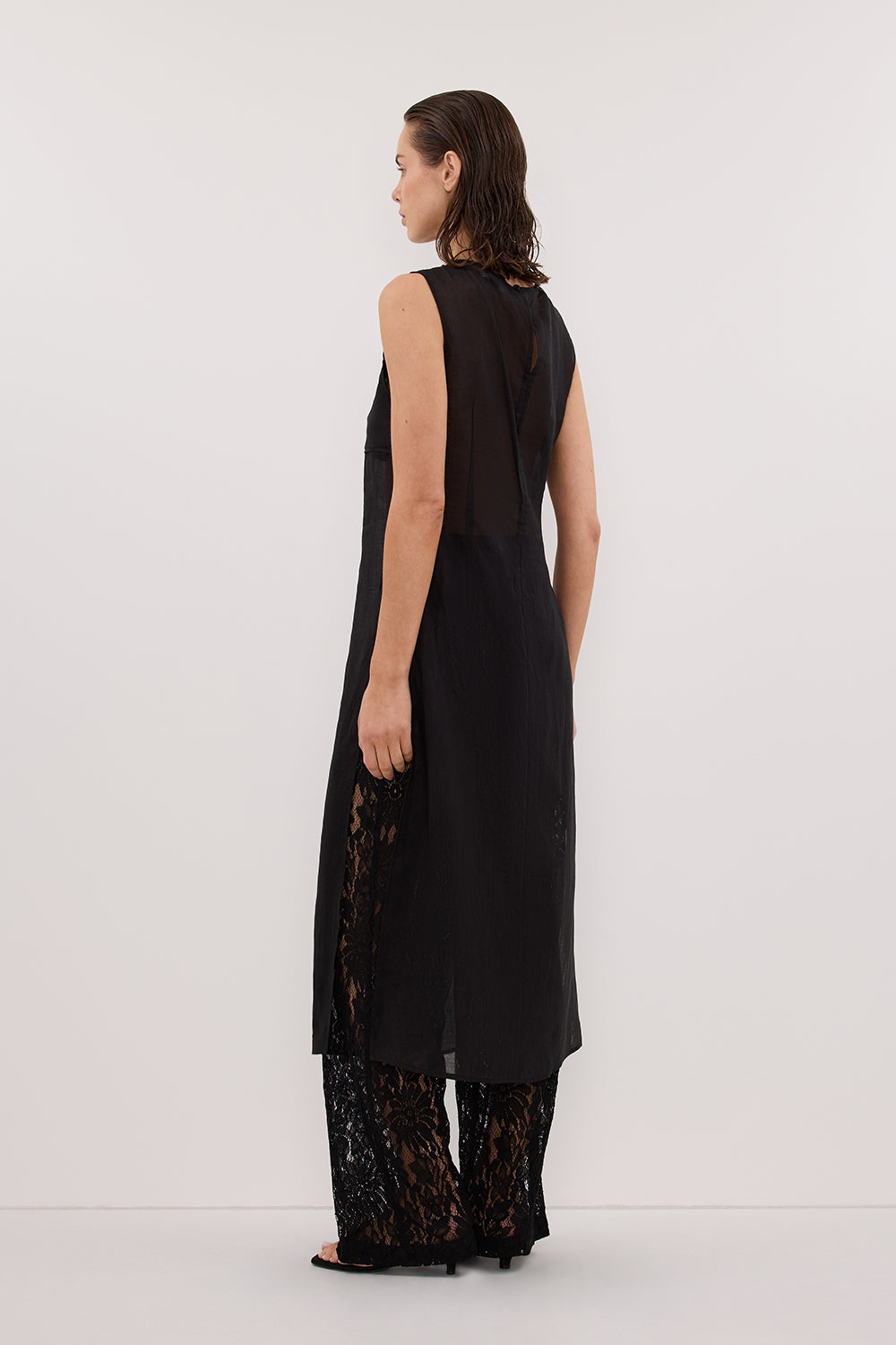 KAI BLACK SLEEVELESS RAMIE TUNIC TOP