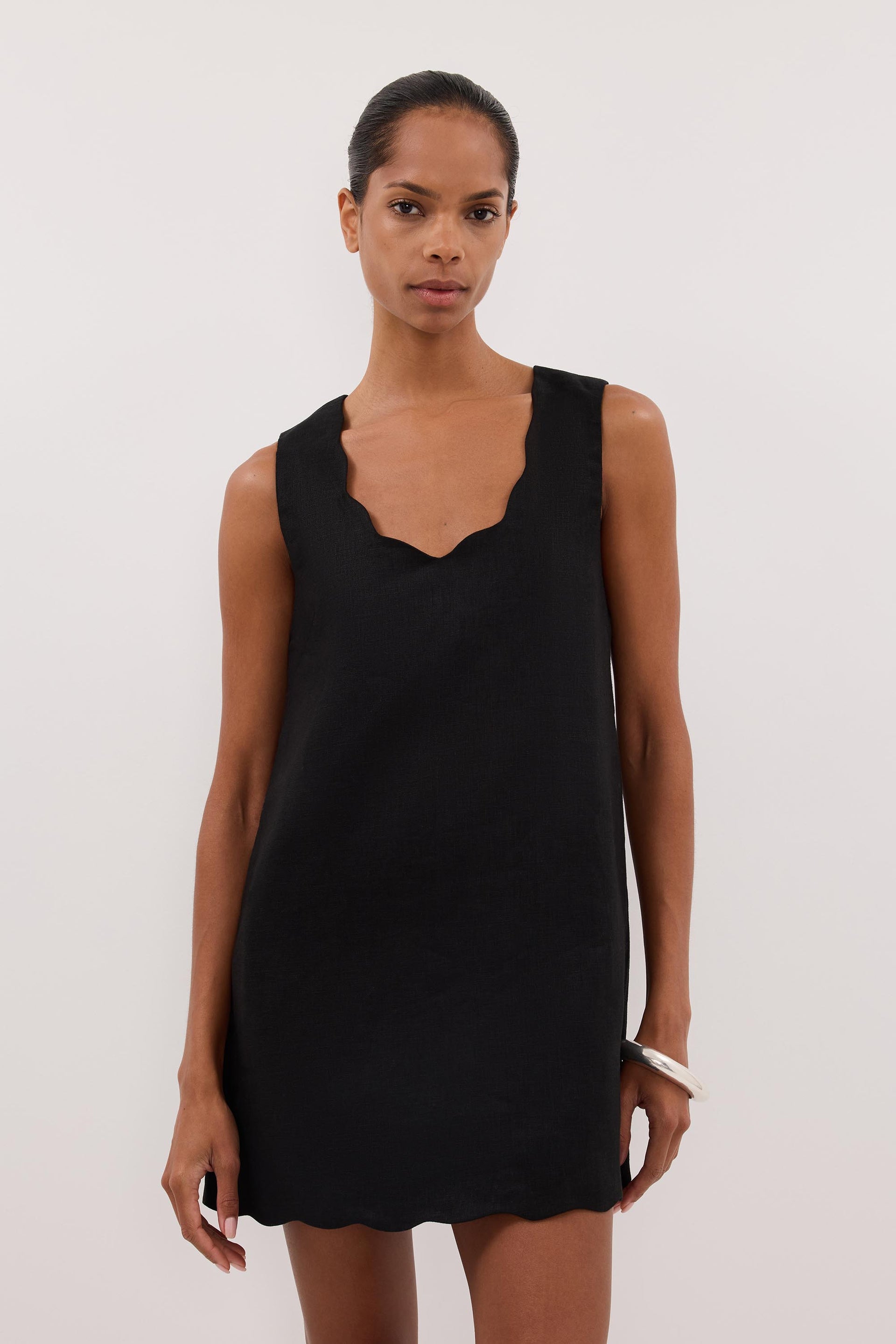 LELA BLACK LINEN MINI DRESS – DISSH
