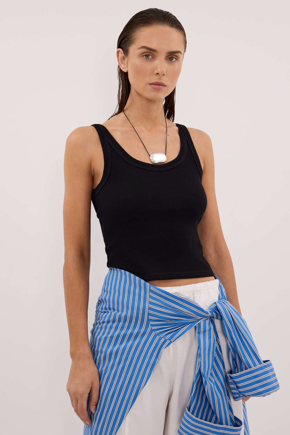 PHOEBE BLACK SCOOP NECK TANK TOP