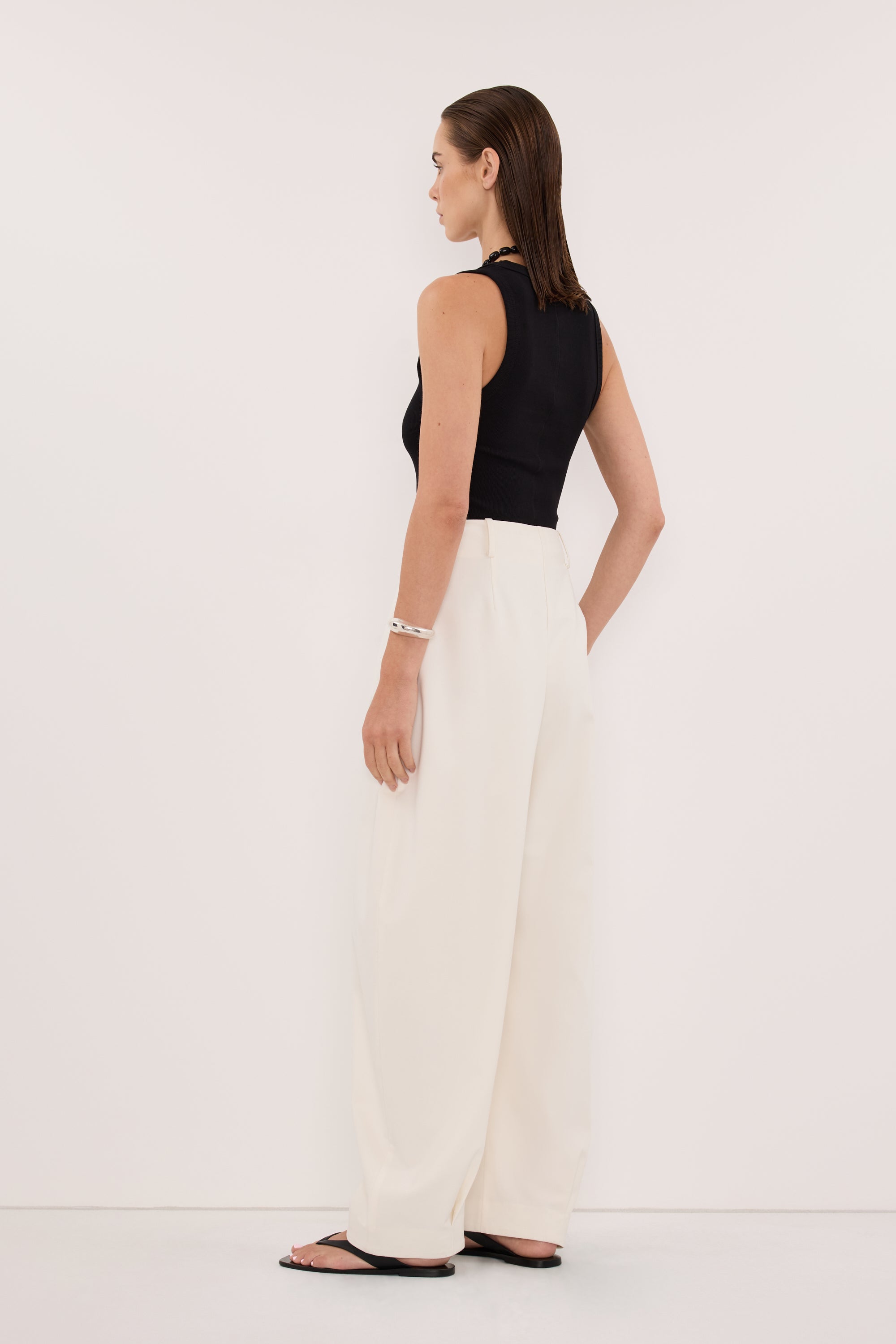 CLARA BLACK SCOOP NECK TANK TOP