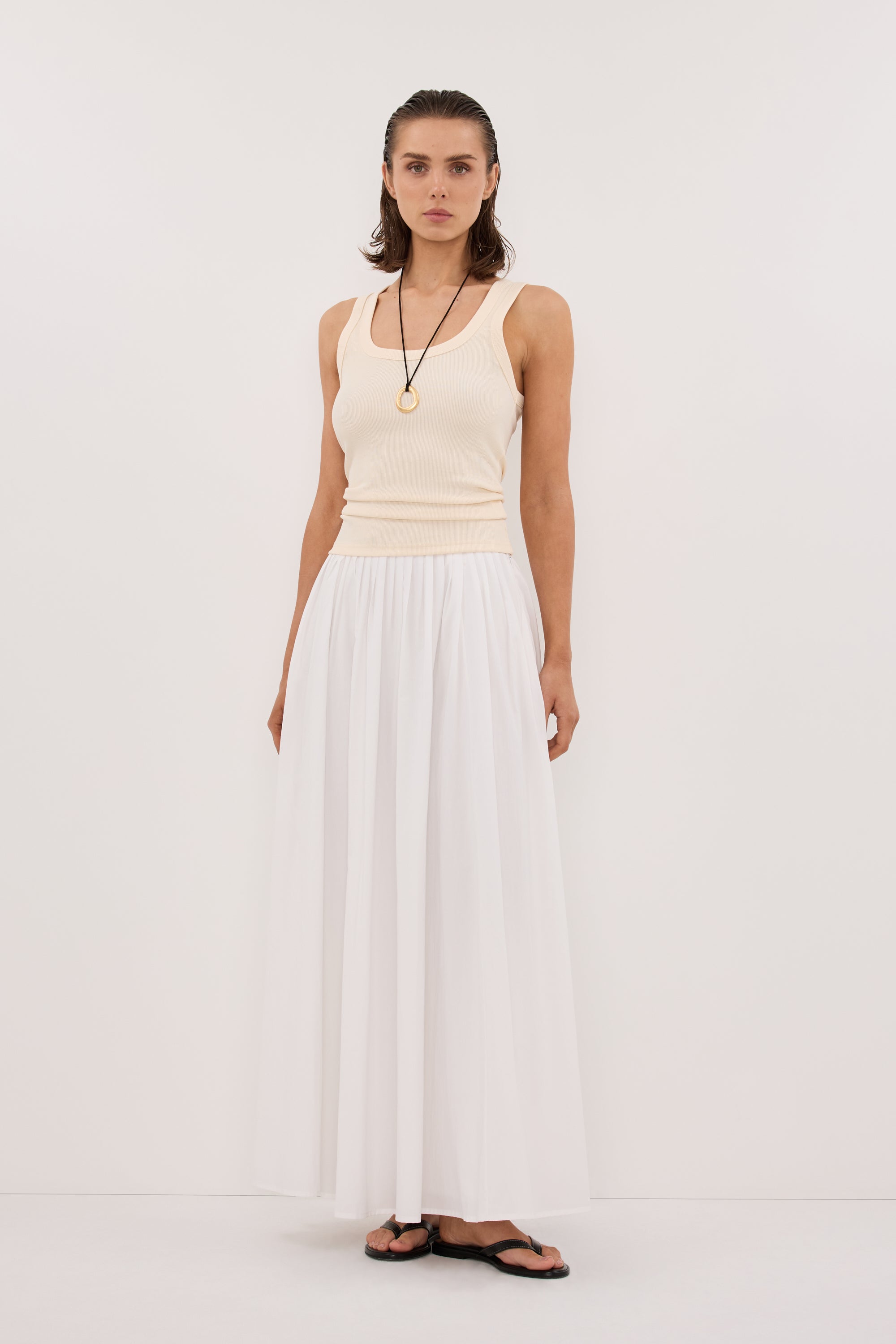 CLARA SANDSTONE SCOOP NECK TANK – DISSH