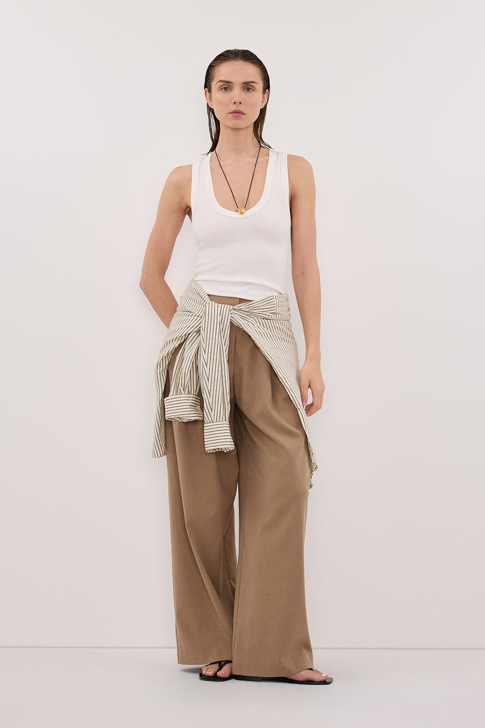 YASMIN OFF WHITE SLEEVELESS KNIT TANK