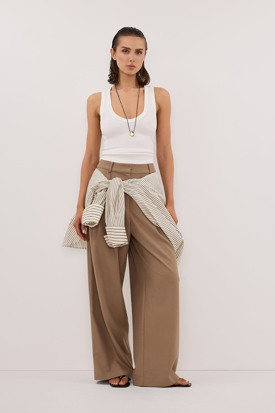 YASMIN OFF WHITE SLEEVELESS KNIT TANK