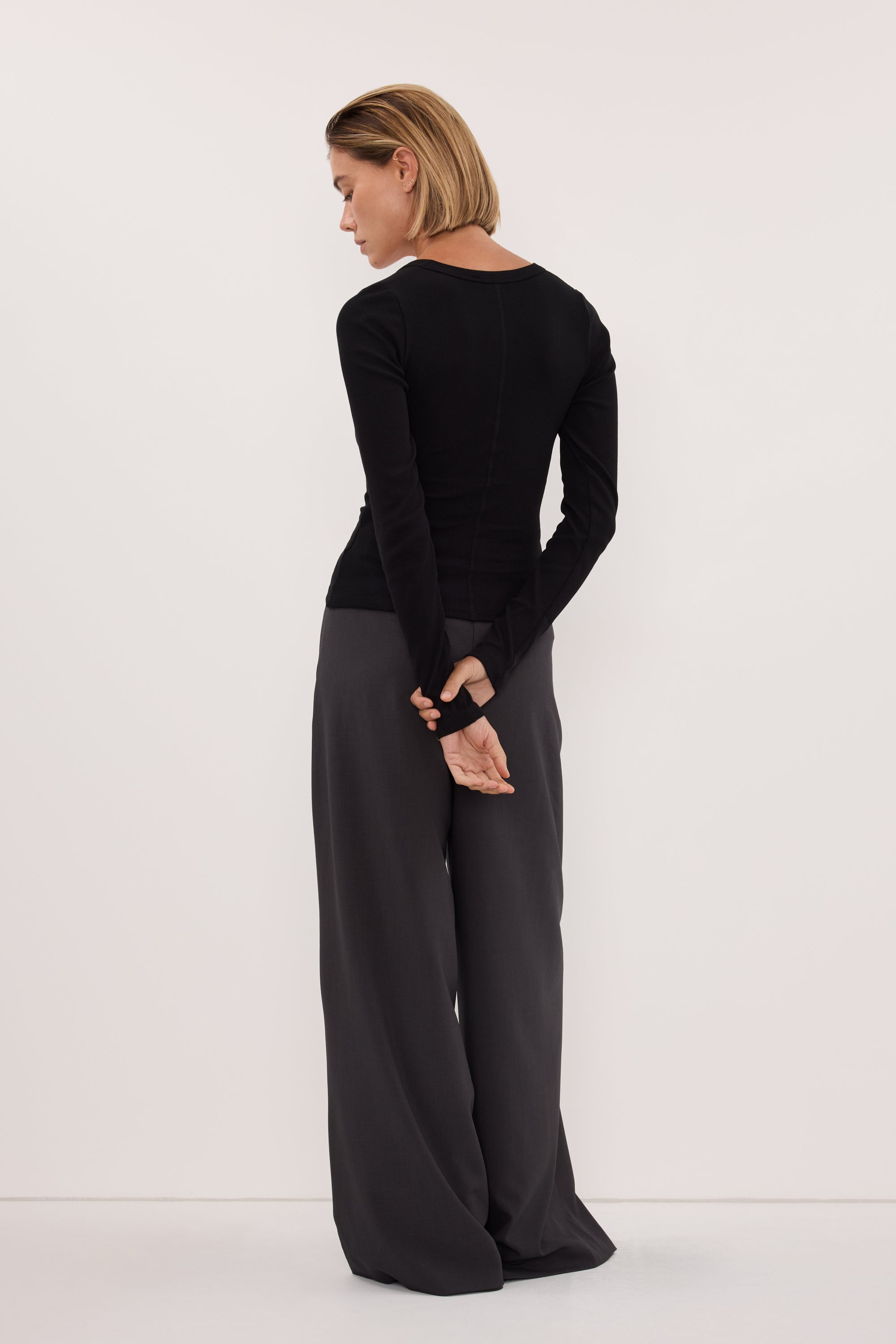 YASMIN BLACK LONG SLEEVE TOP – DISSH