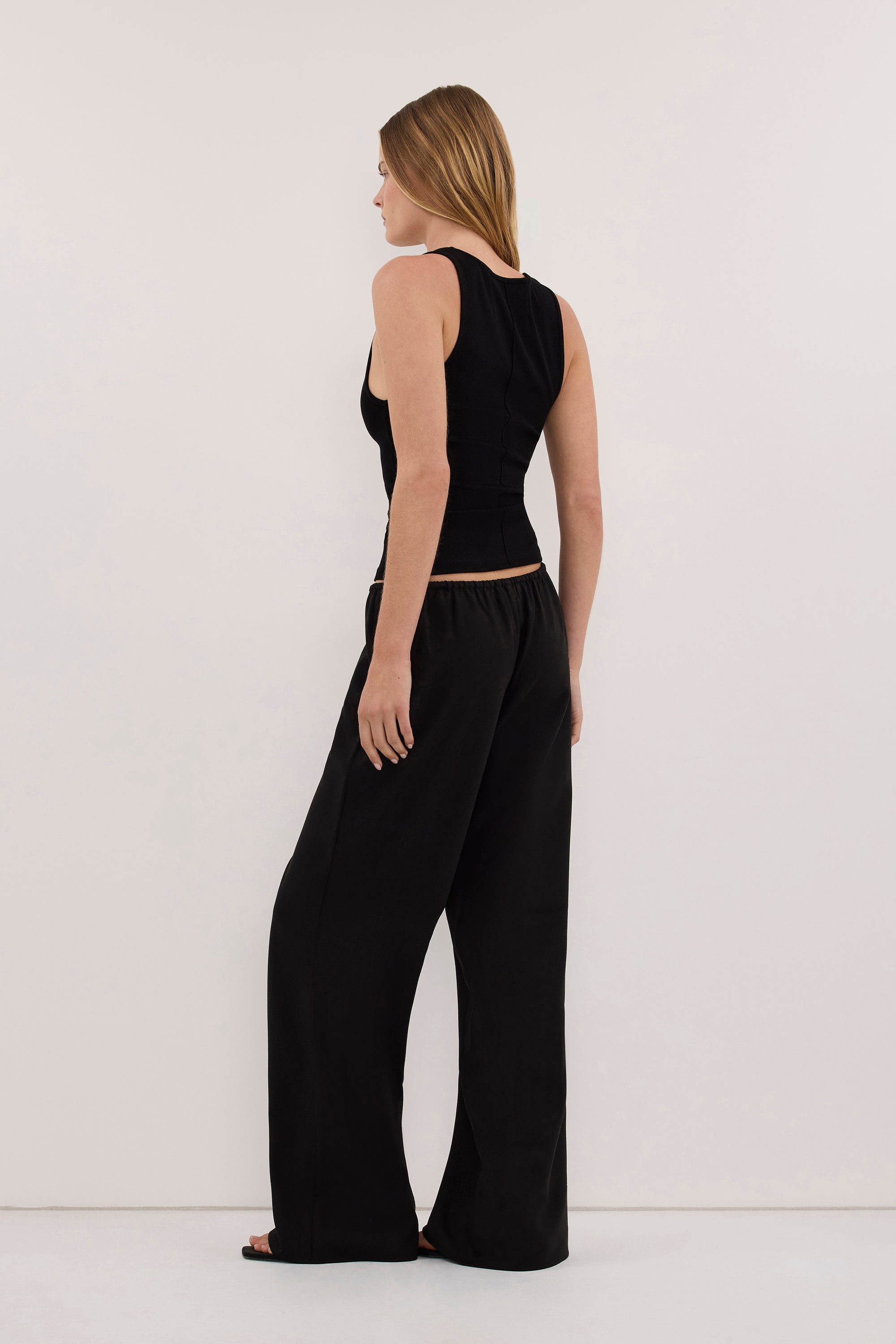 ROSIE BLACK V NECK KNIT TANK