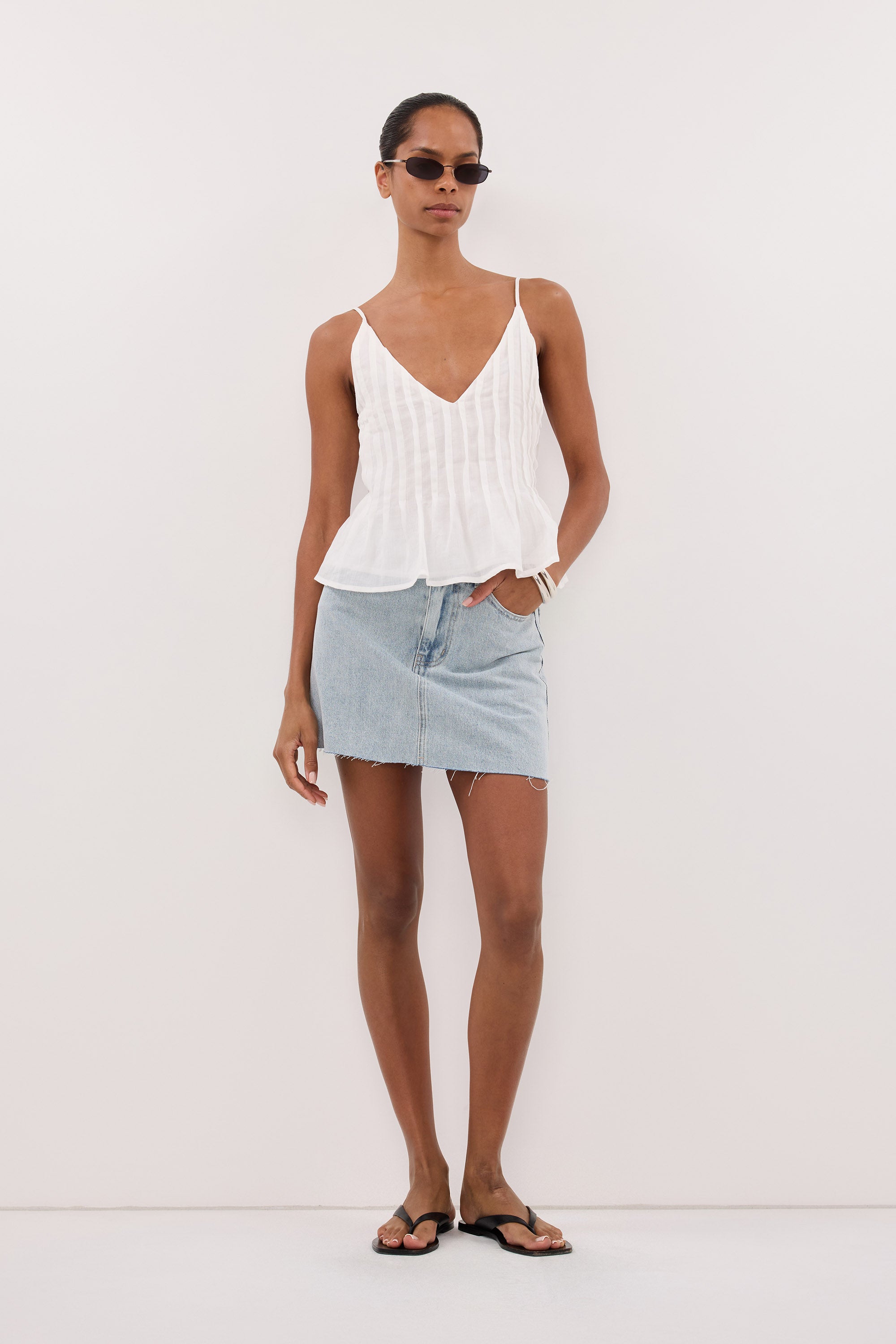 DANA LIGHT RINSE DENIM MINI SKIRT