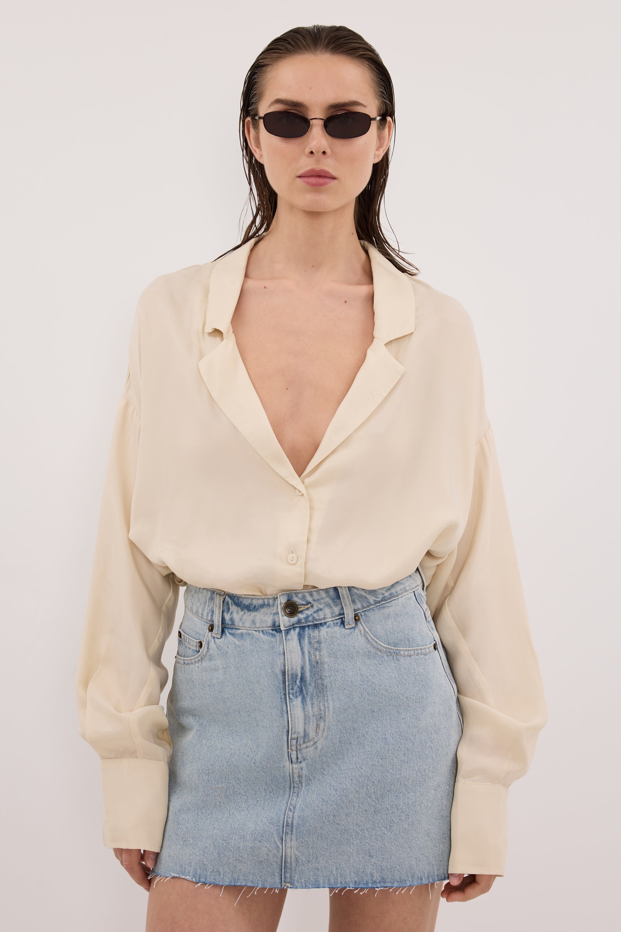 DANA LIGHT RINSE DENIM MINI SKIRT