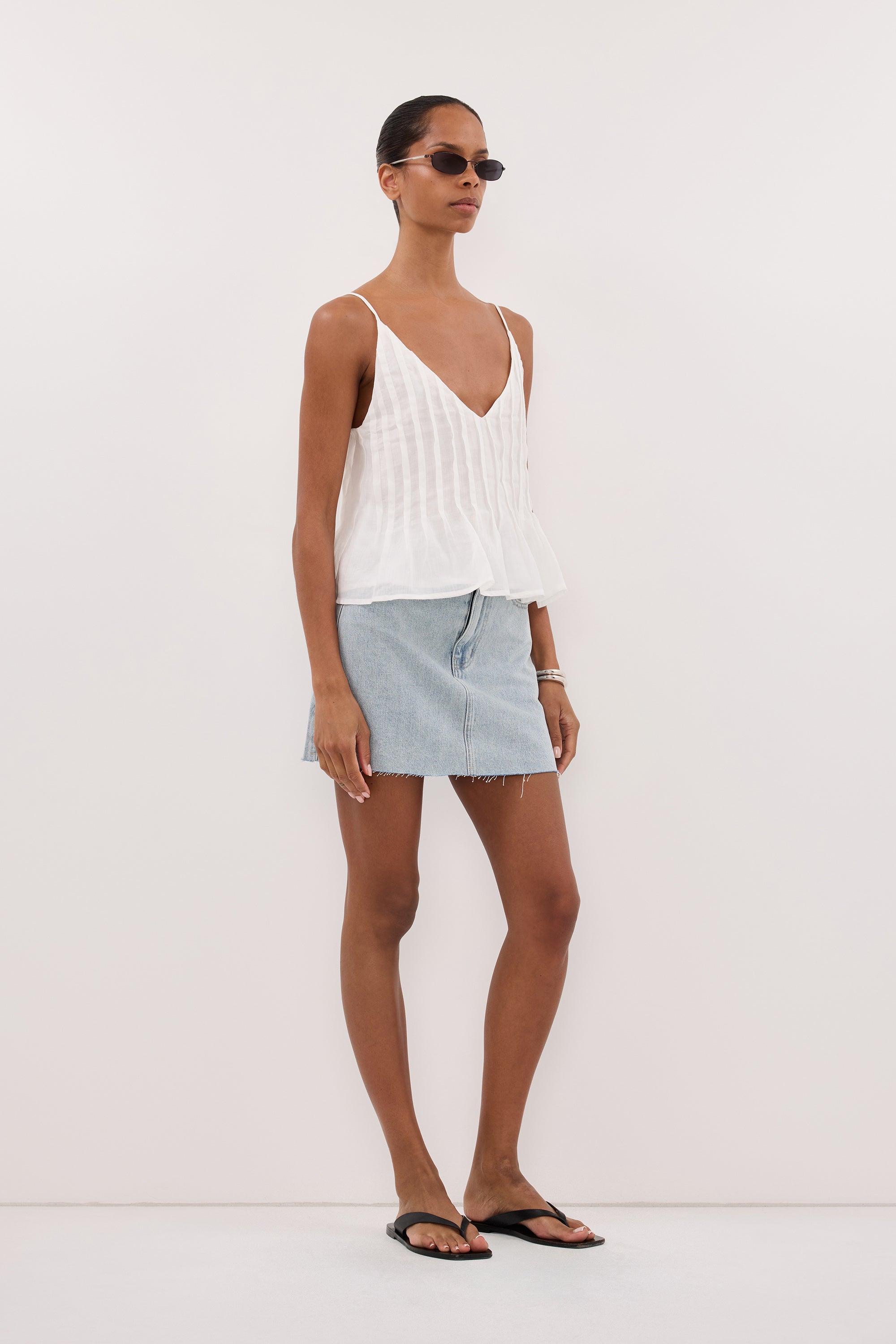 DANA LIGHT RINSE DENIM MINI SKIRT