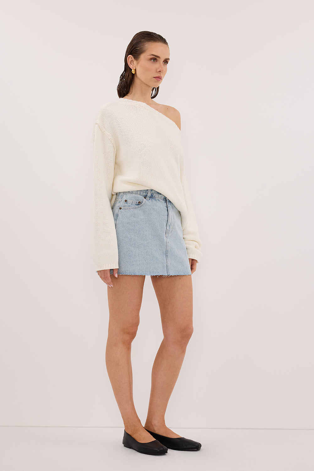 DANA LIGHT RINSE DENIM MINI SKIRT