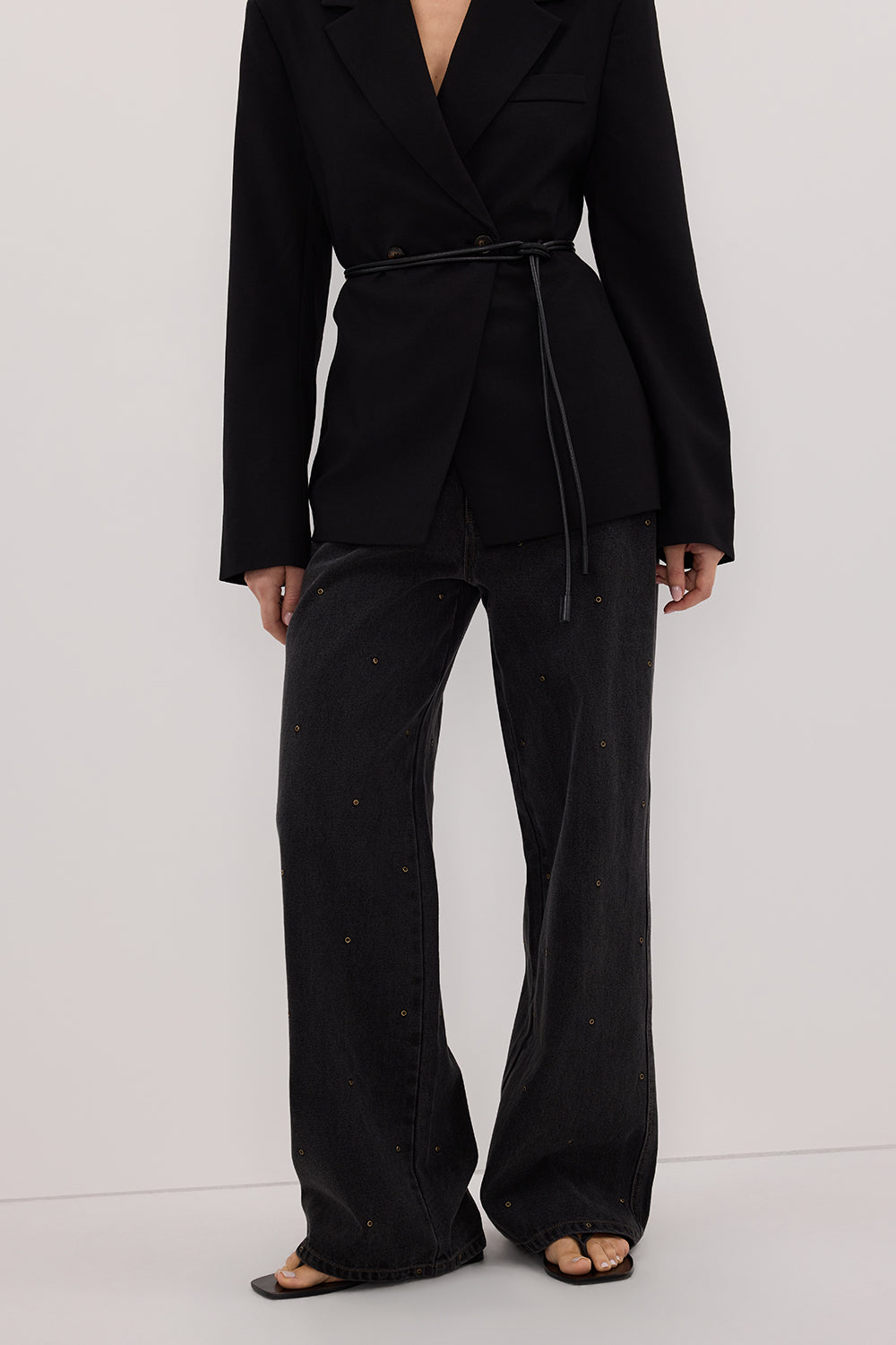 REAGAN 2.0 BLACK RINSE EYELET SLOUCHY JEAN