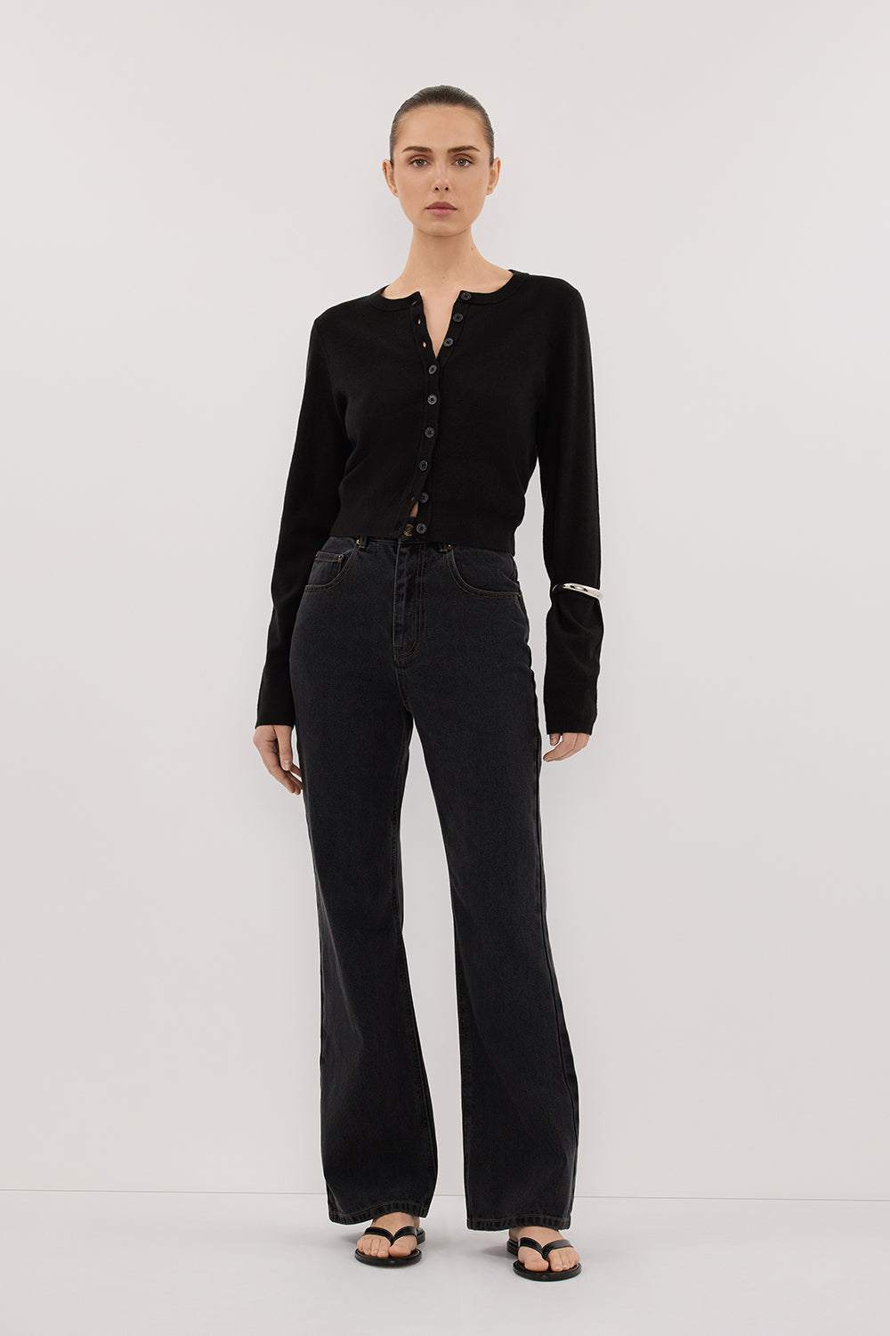 NOELLE BLACK RINSE BOOTLEG JEAN