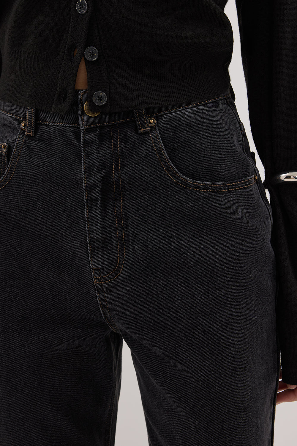 NOELLE BLACK RINSE BOOTLEG JEAN