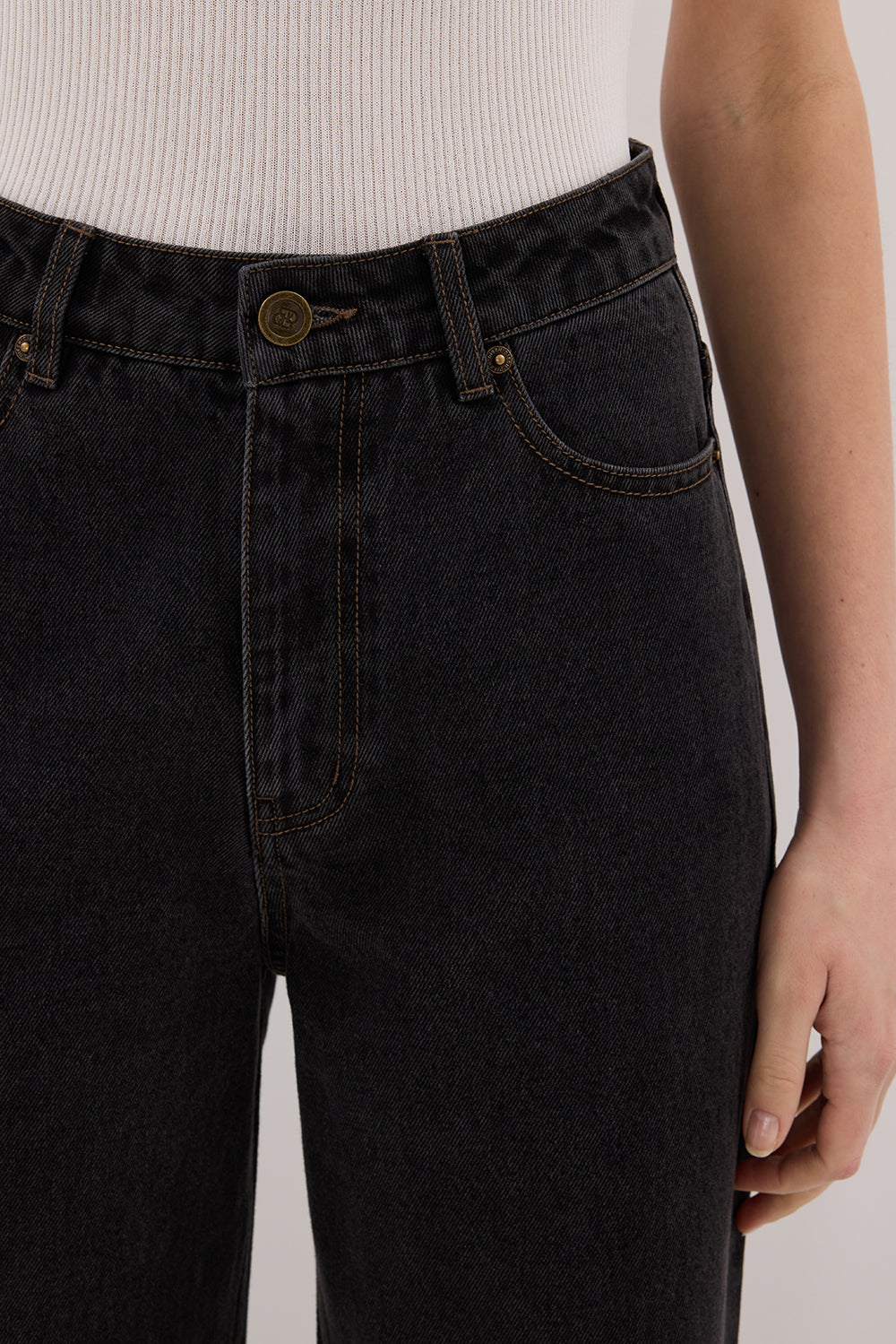 WESTIN BLACK RINSE TALL STRAIGHT JEAN