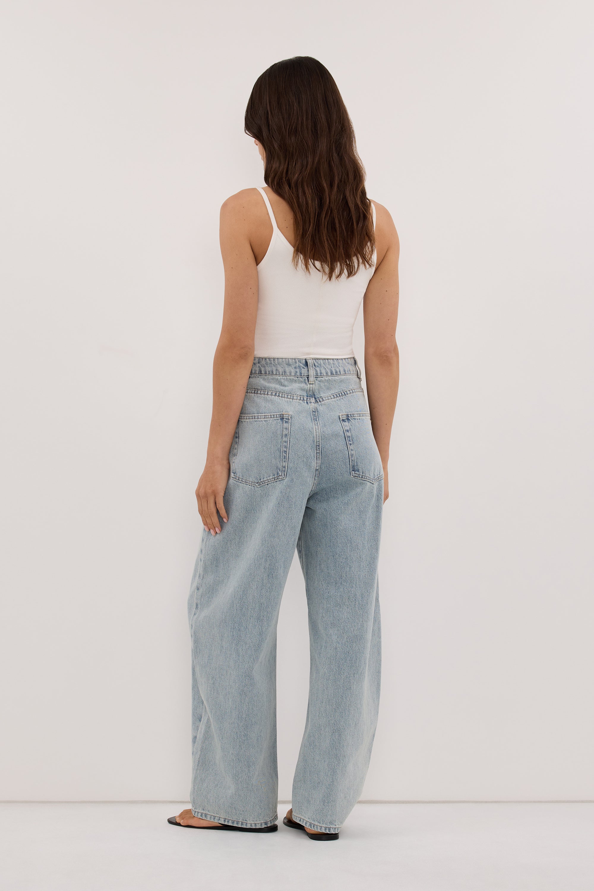 FRANK LIGHT RINSE RELAXED BARREL JEAN