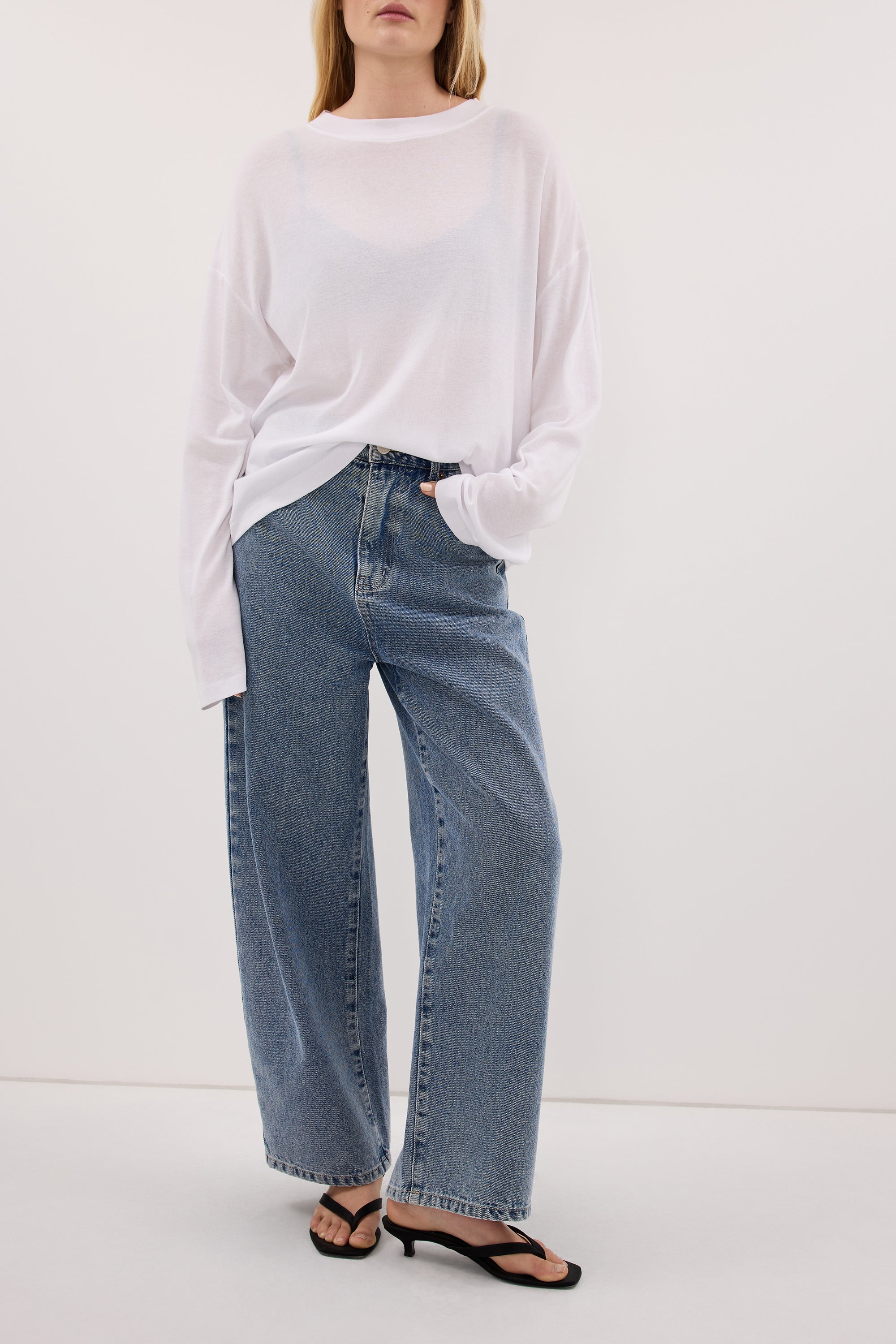 FRANK MID BLUE RELAXED BARREL JEAN