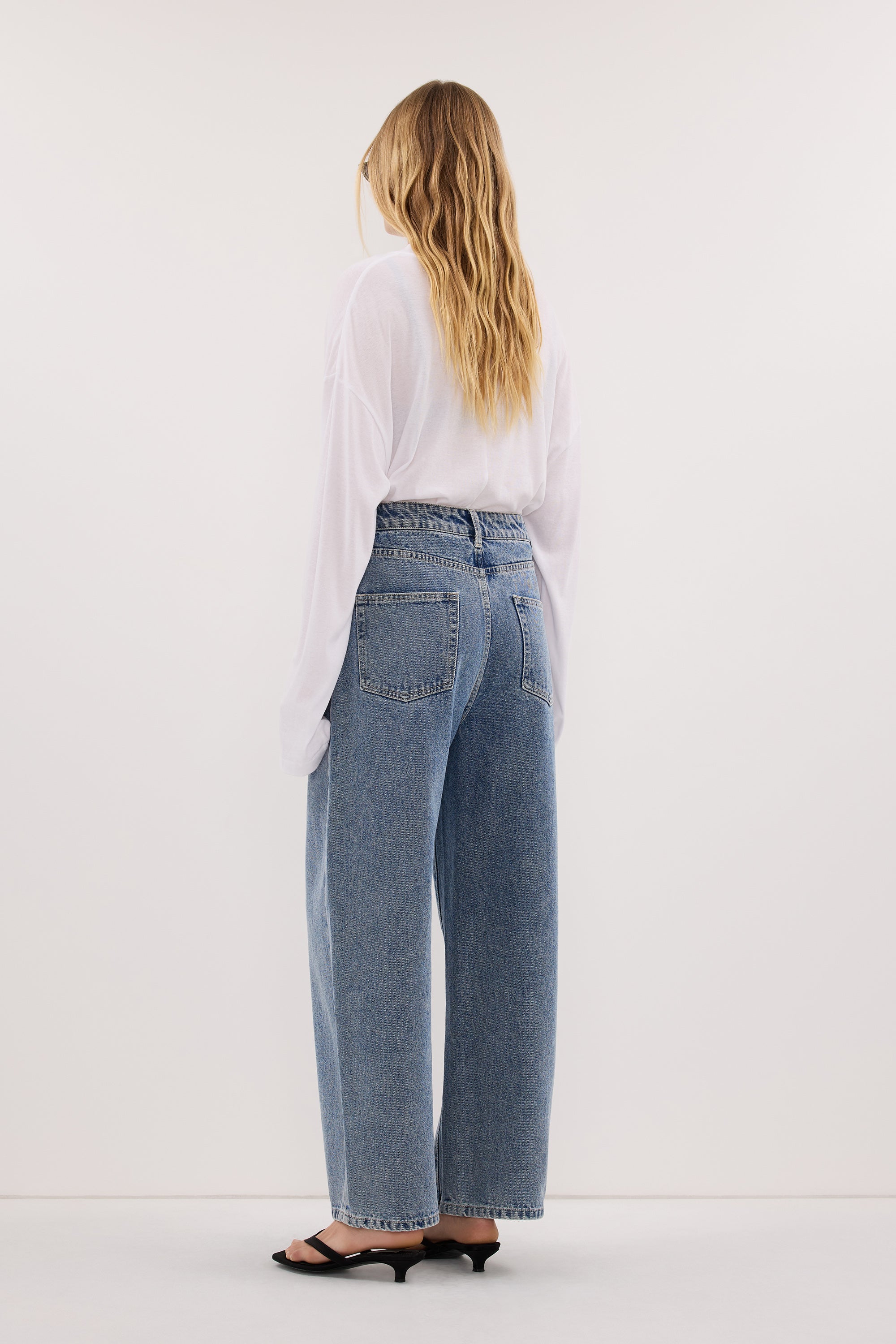 FRANK MID BLUE RELAXED BARREL JEAN