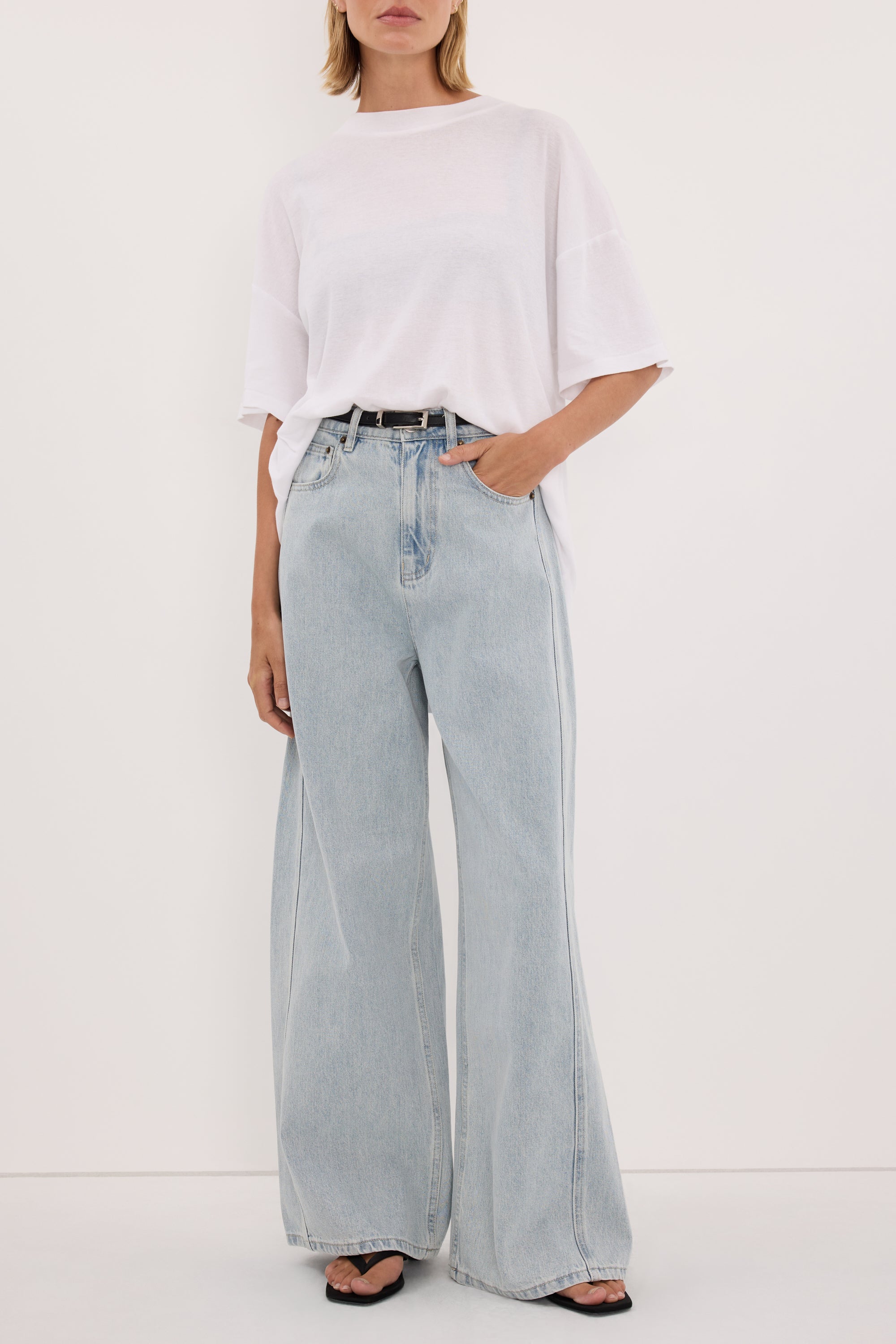 DREW LIGHT RINSE WIDE LEG DENIM JEAN