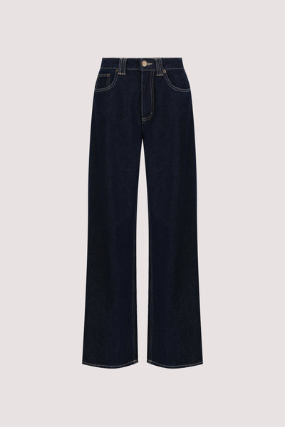 Stas wearing REAGAN 2.0 INDIGO SLOUCHY JEAN