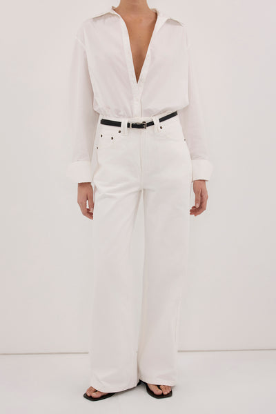 Aude wearing REAGAN 2.0 WHITE SLOUCHY JEAN