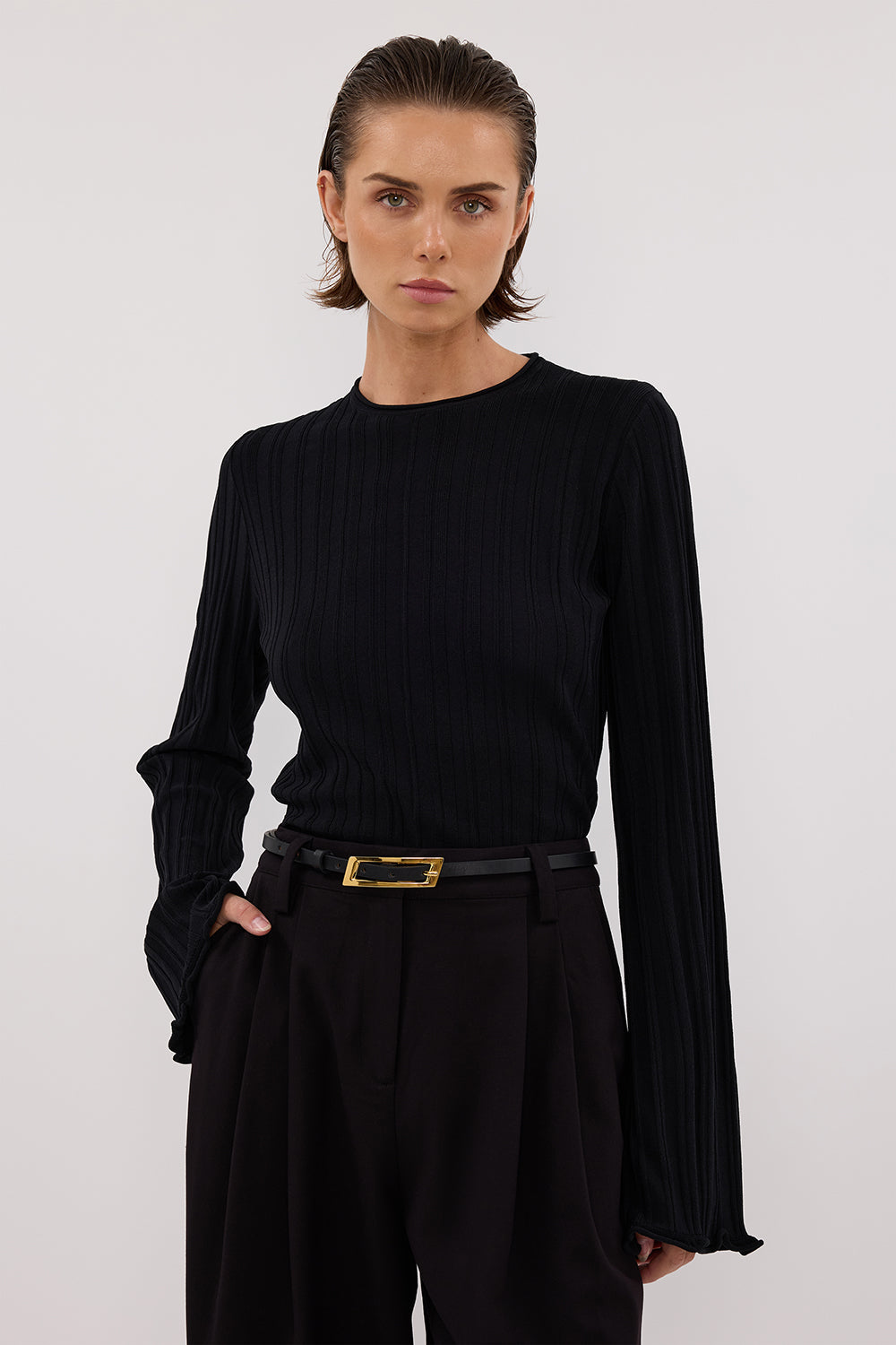 SYLVIA BLACK CREW NECK KNIT TOP – DISSH