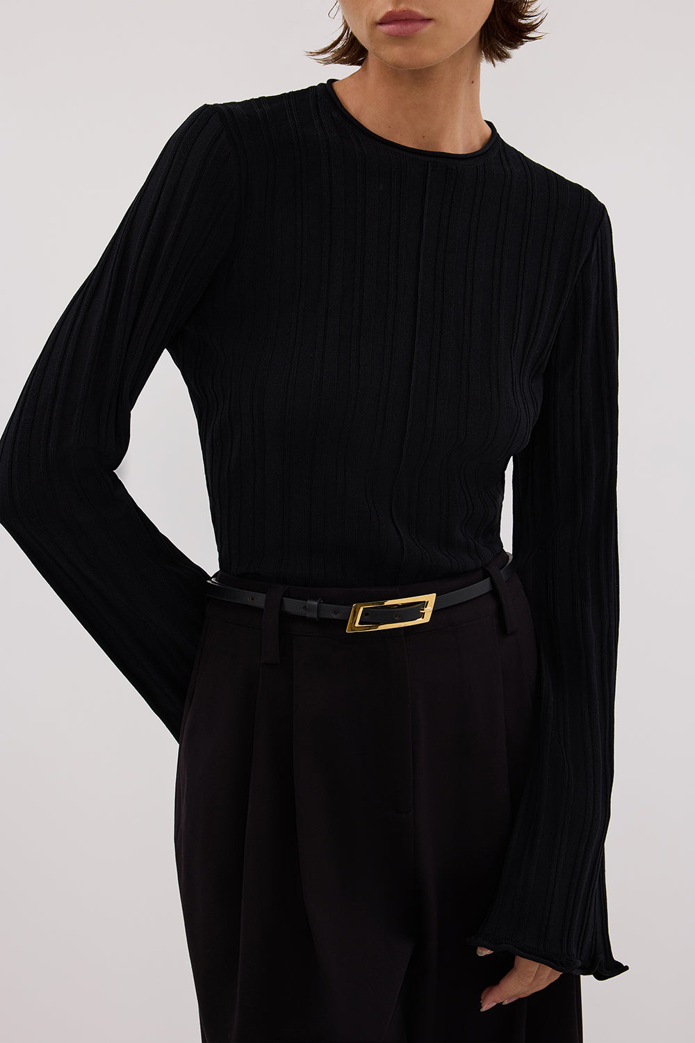 SYLVIA BLACK CREW NECK KNIT TOP – DISSH