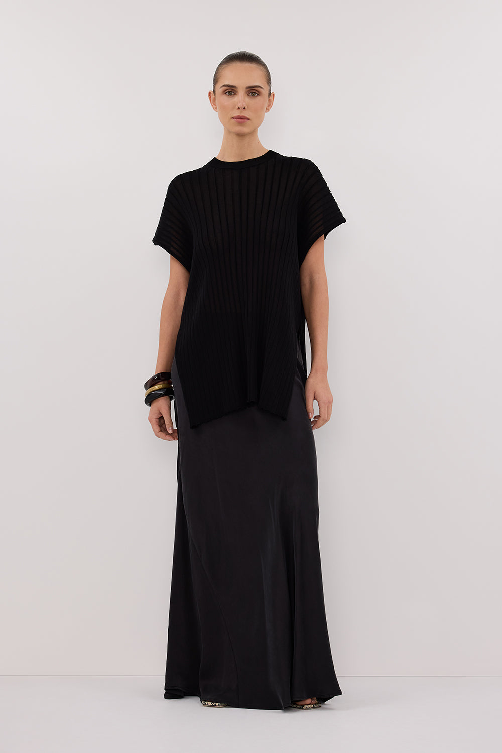 JADE BLACK SLEEVELESS KNIT TOP