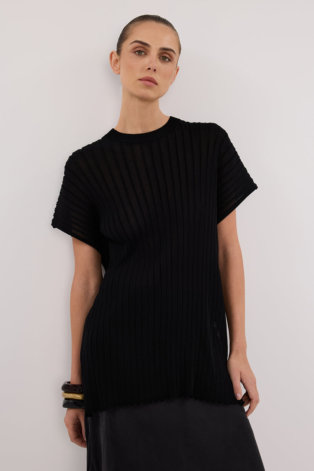 JADE BLACK SLEEVELESS KNIT TOP