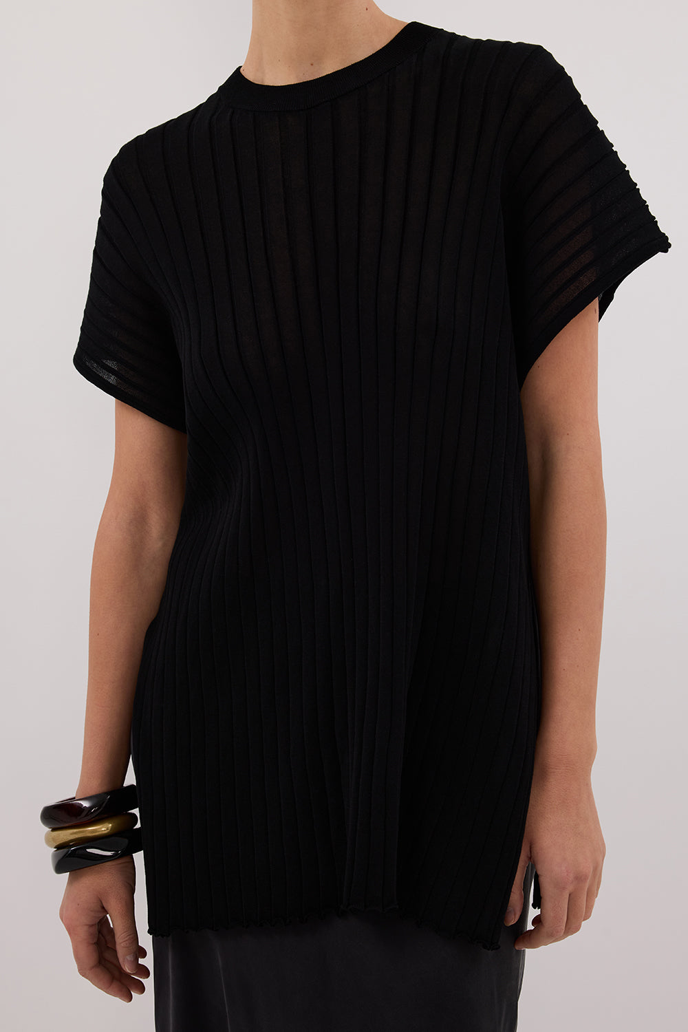 JADE BLACK SLEEVELESS KNIT TOP