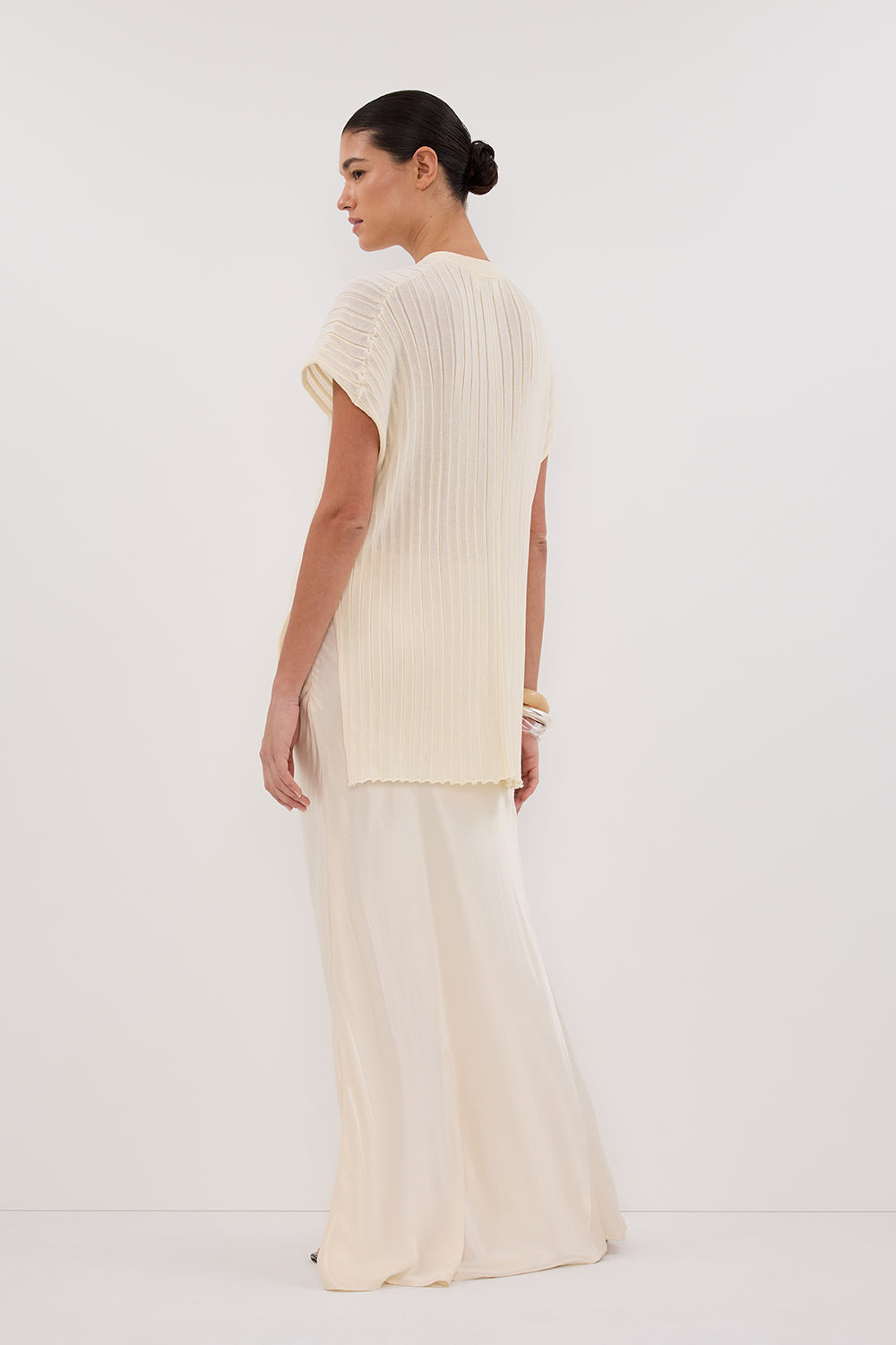 JADE CREAM SLEEVELESS KNIT TOP