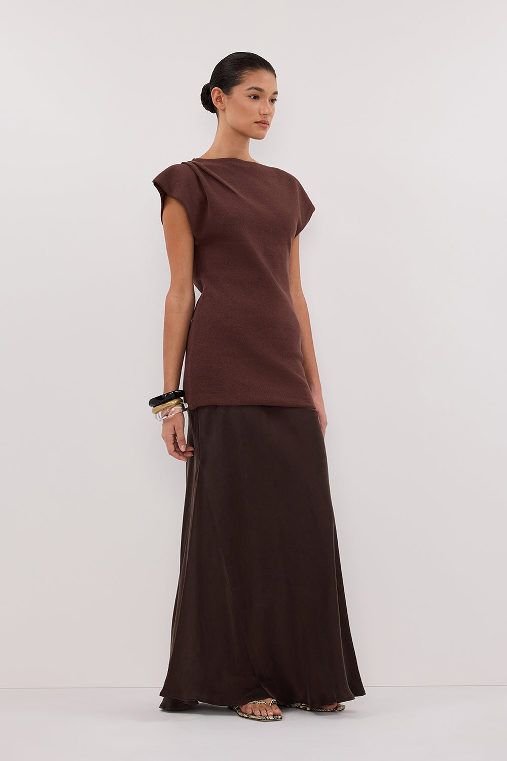 LIA WALNUT SLEEVELESS KNIT TOP