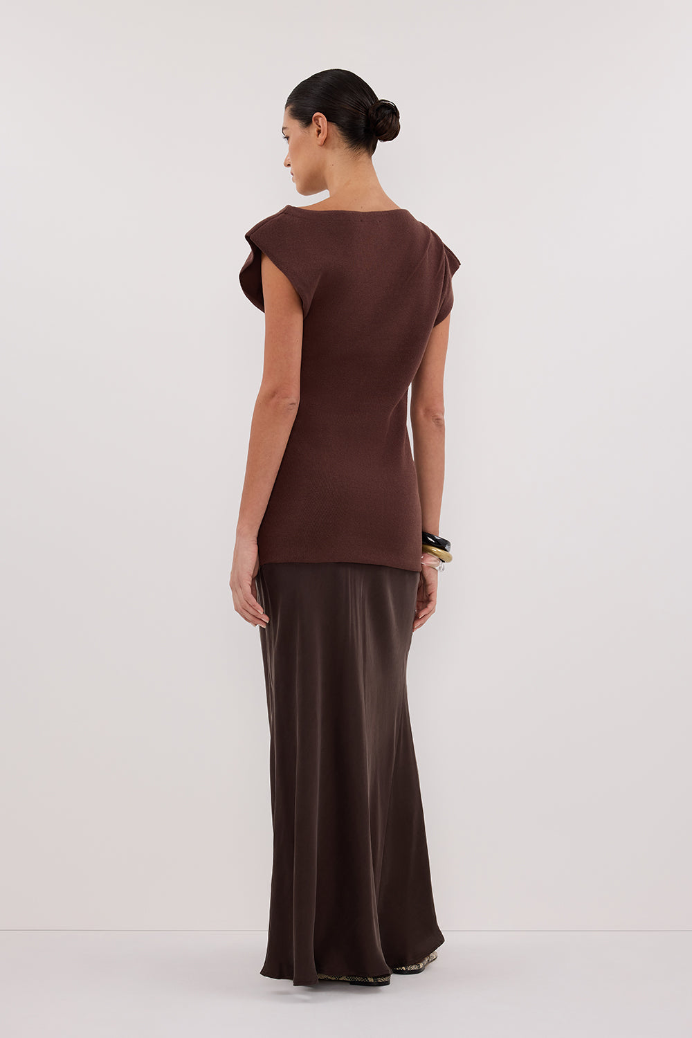 LIA WALNUT SLEEVELESS KNIT TOP