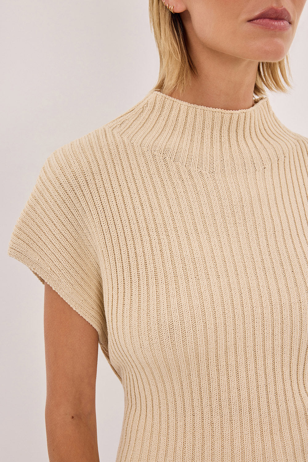DELLA NATURAL KNIT TOP